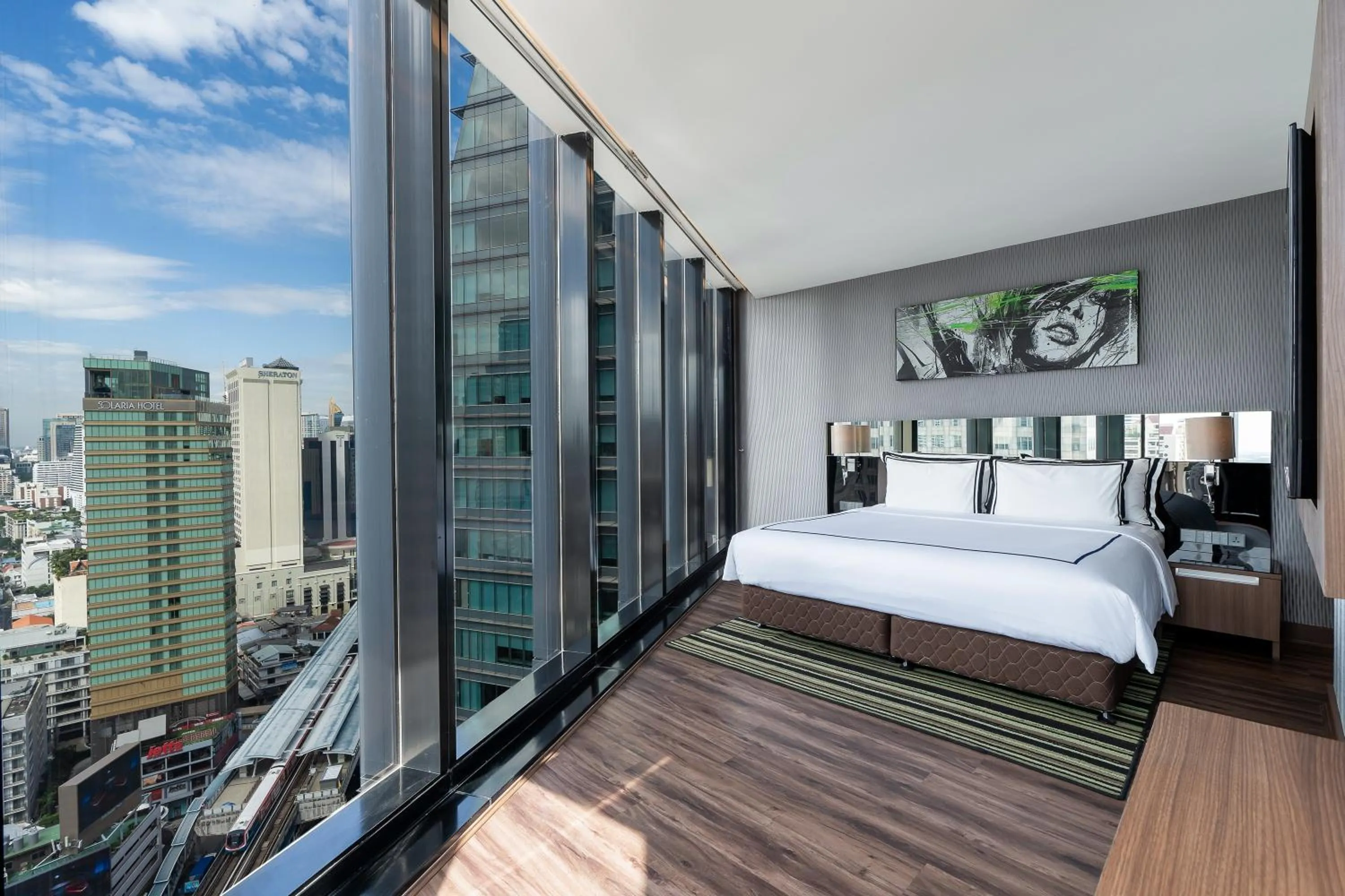 Bed in The Continent Hotel Sukhumvit - Asok BTS Bangkok