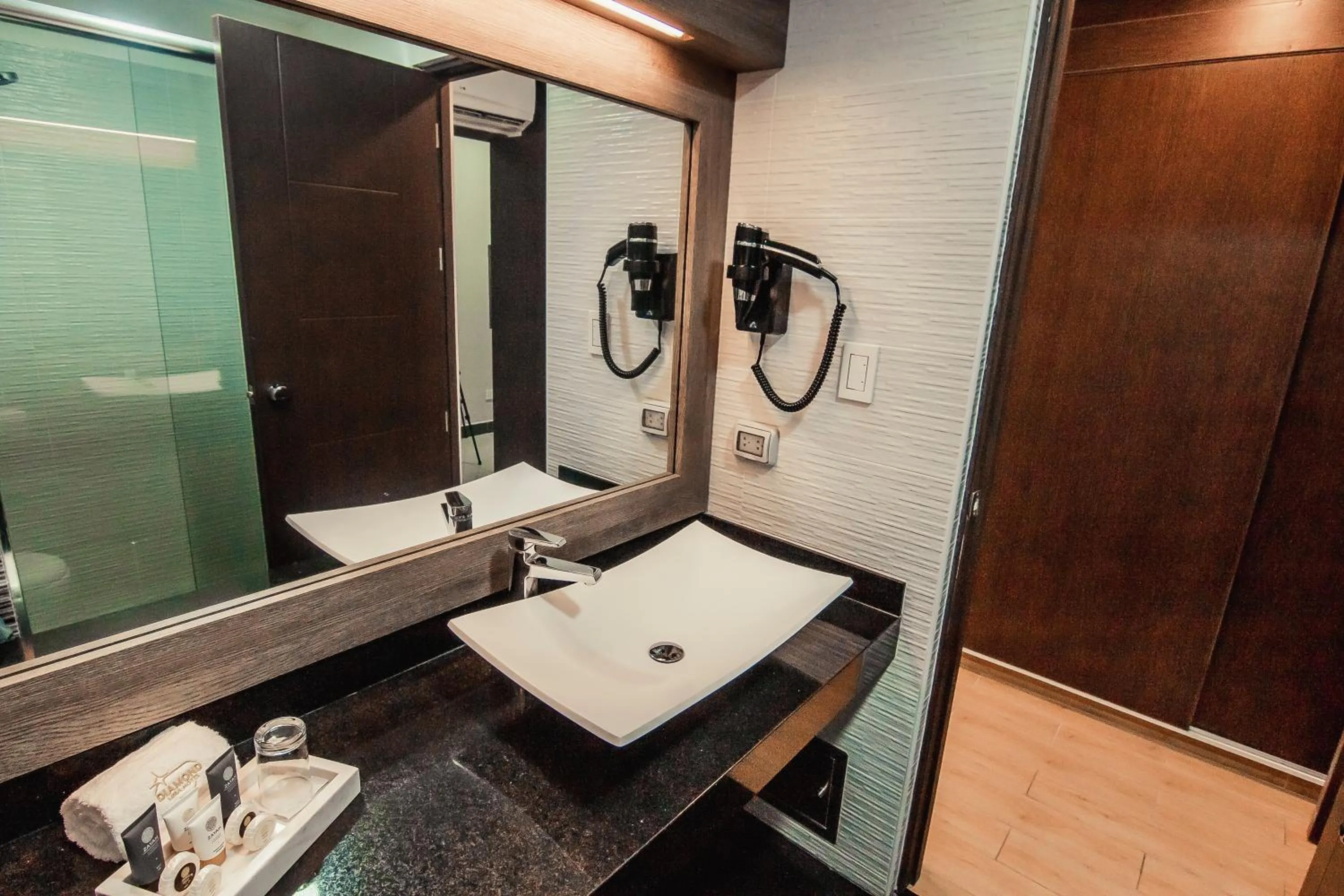 Bathroom in Hotel Diamond Lima