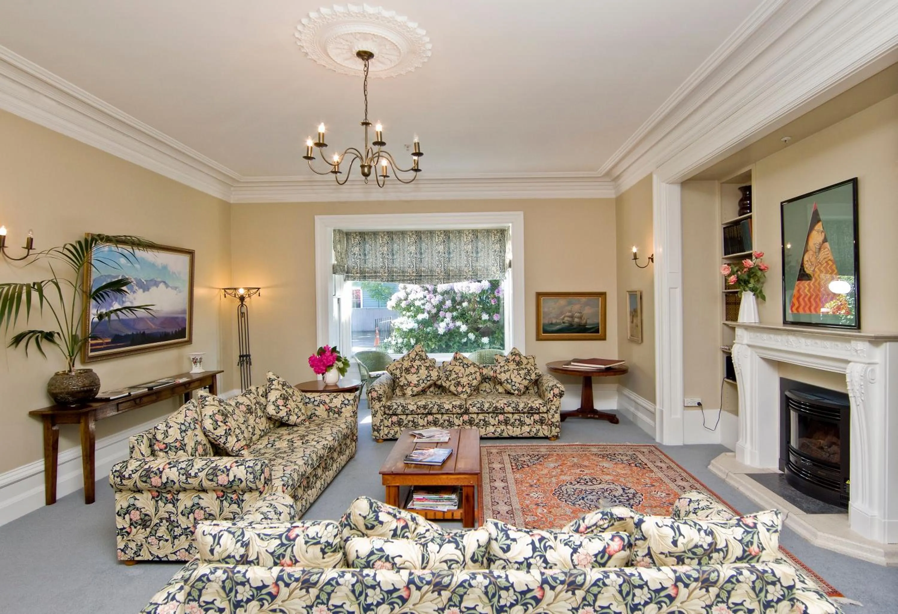 Communal lounge/ TV room, Seating Area in Orari Boutique Hotel