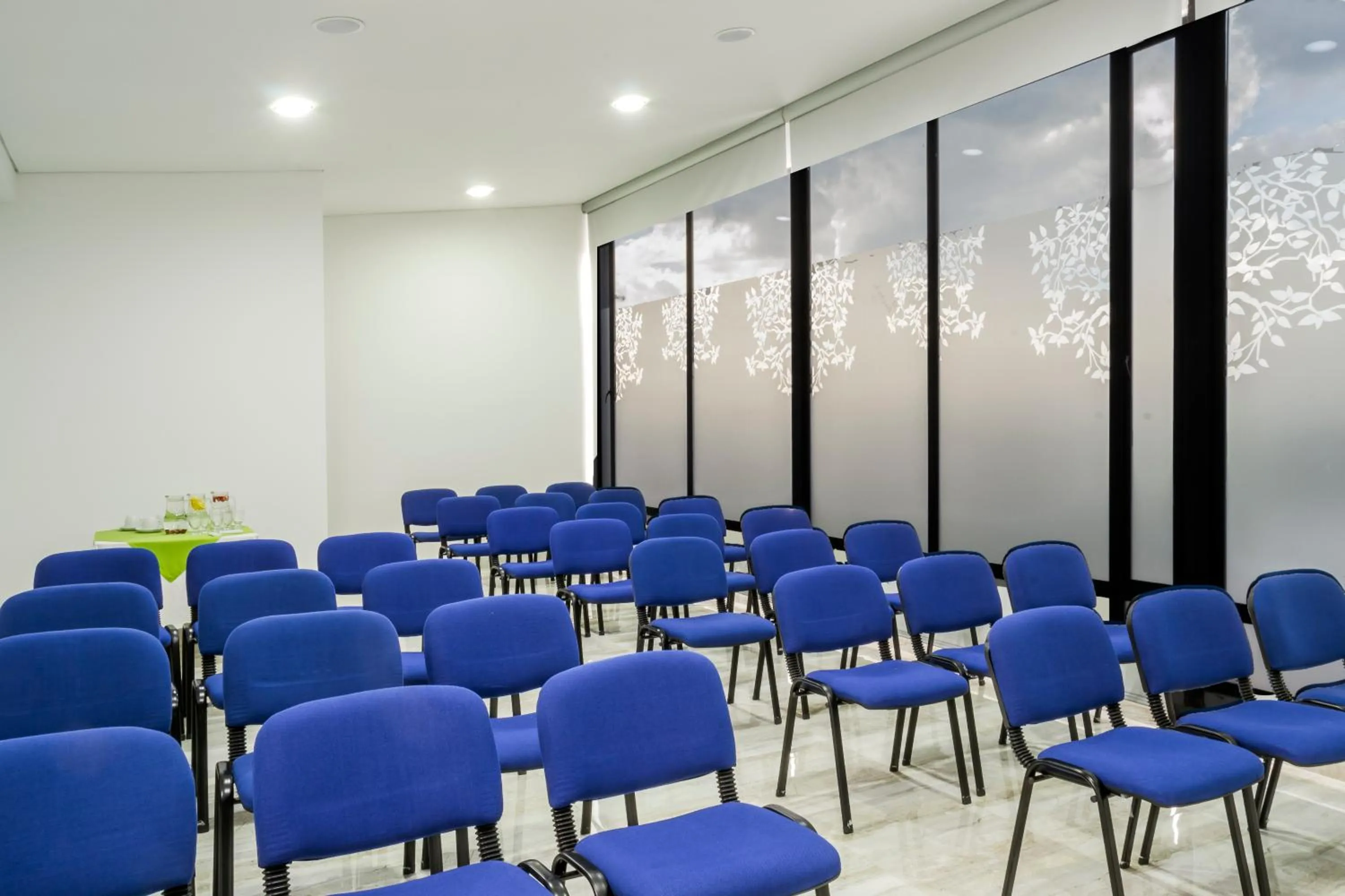 Business facilities in Hotel Regency Boutique La Feria