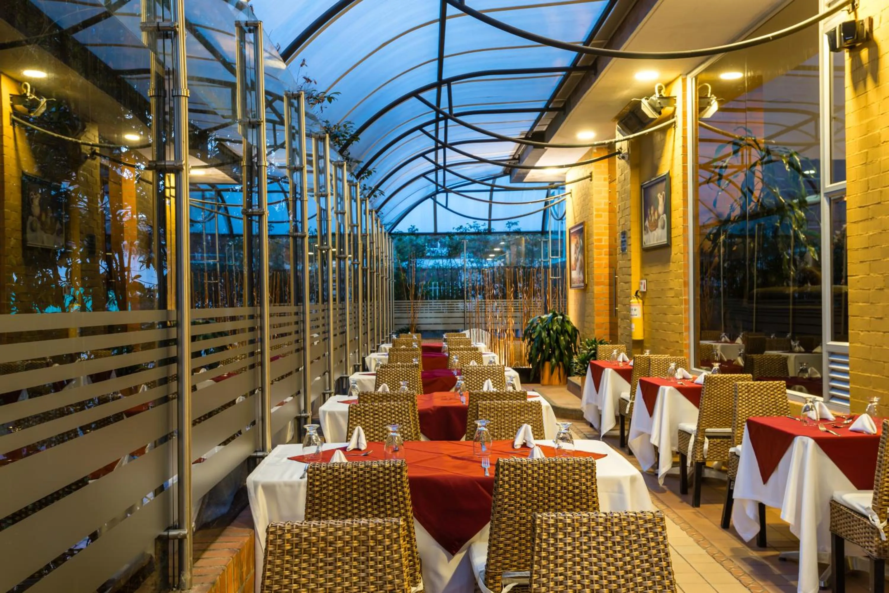 Restaurant/places to eat in Hotel Regency Boutique La Feria