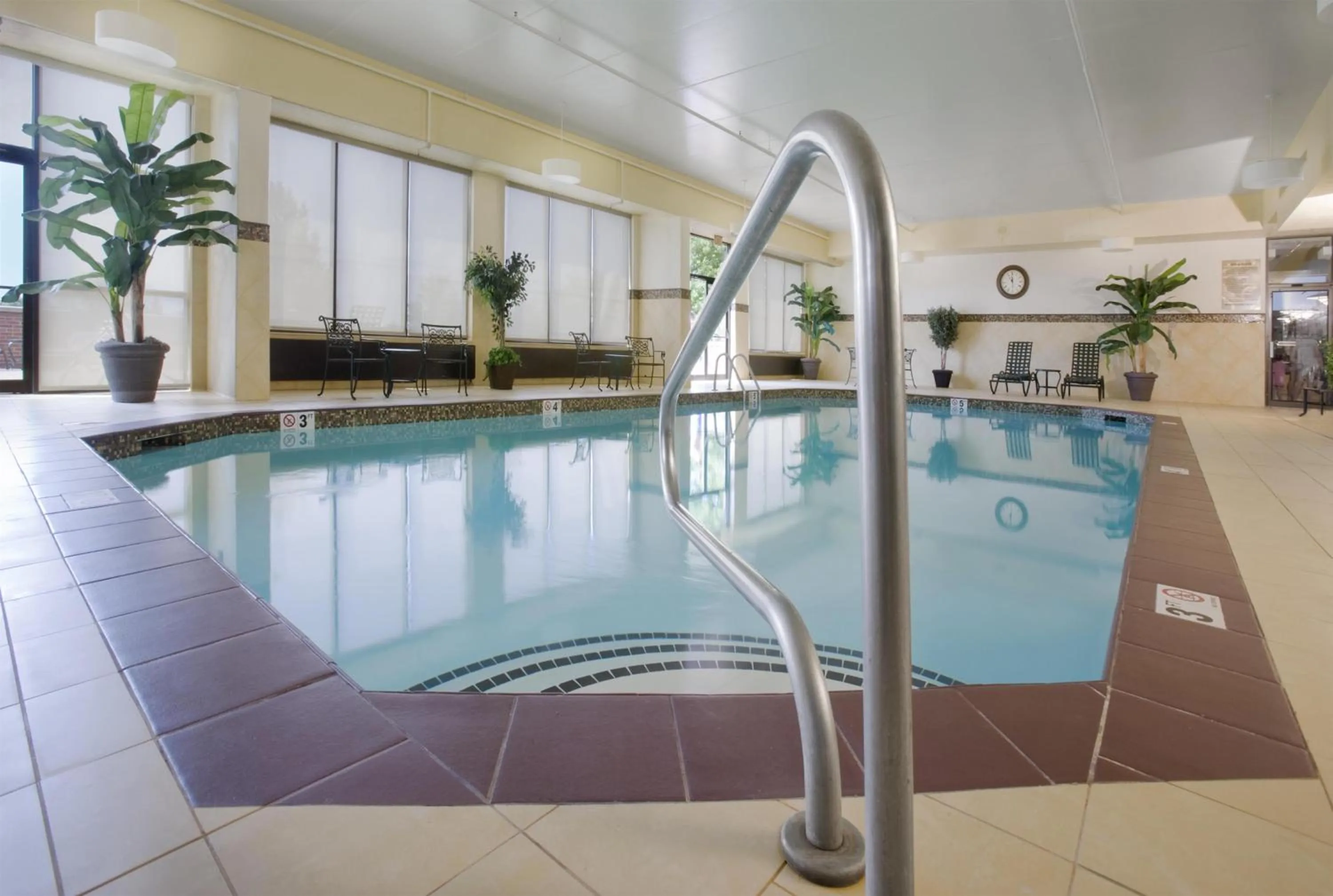 Pool view in Embassy Suites Charleston