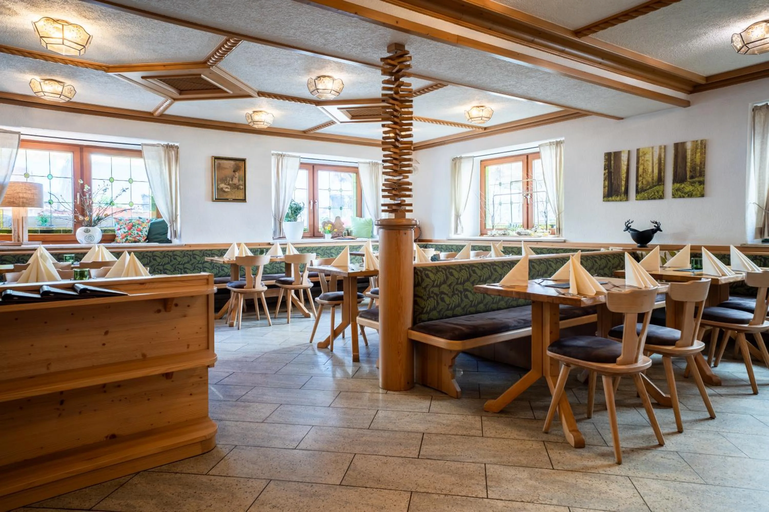 Restaurant/places to eat in Bayerische Gastwirtschaft Dimpfl-Stadl