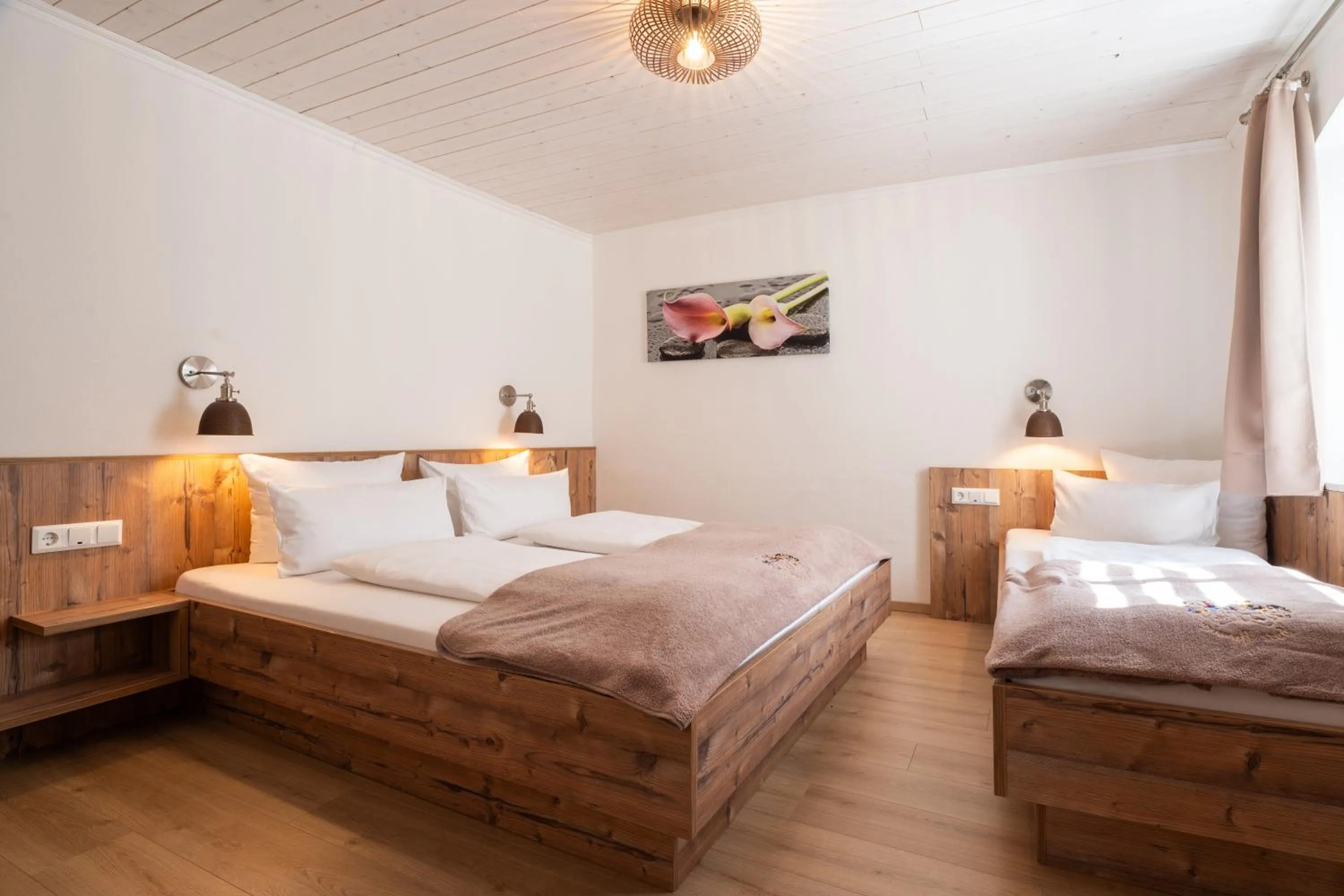 Photo of the whole room, Bed in Bayerische Gastwirtschaft Dimpfl-Stadl