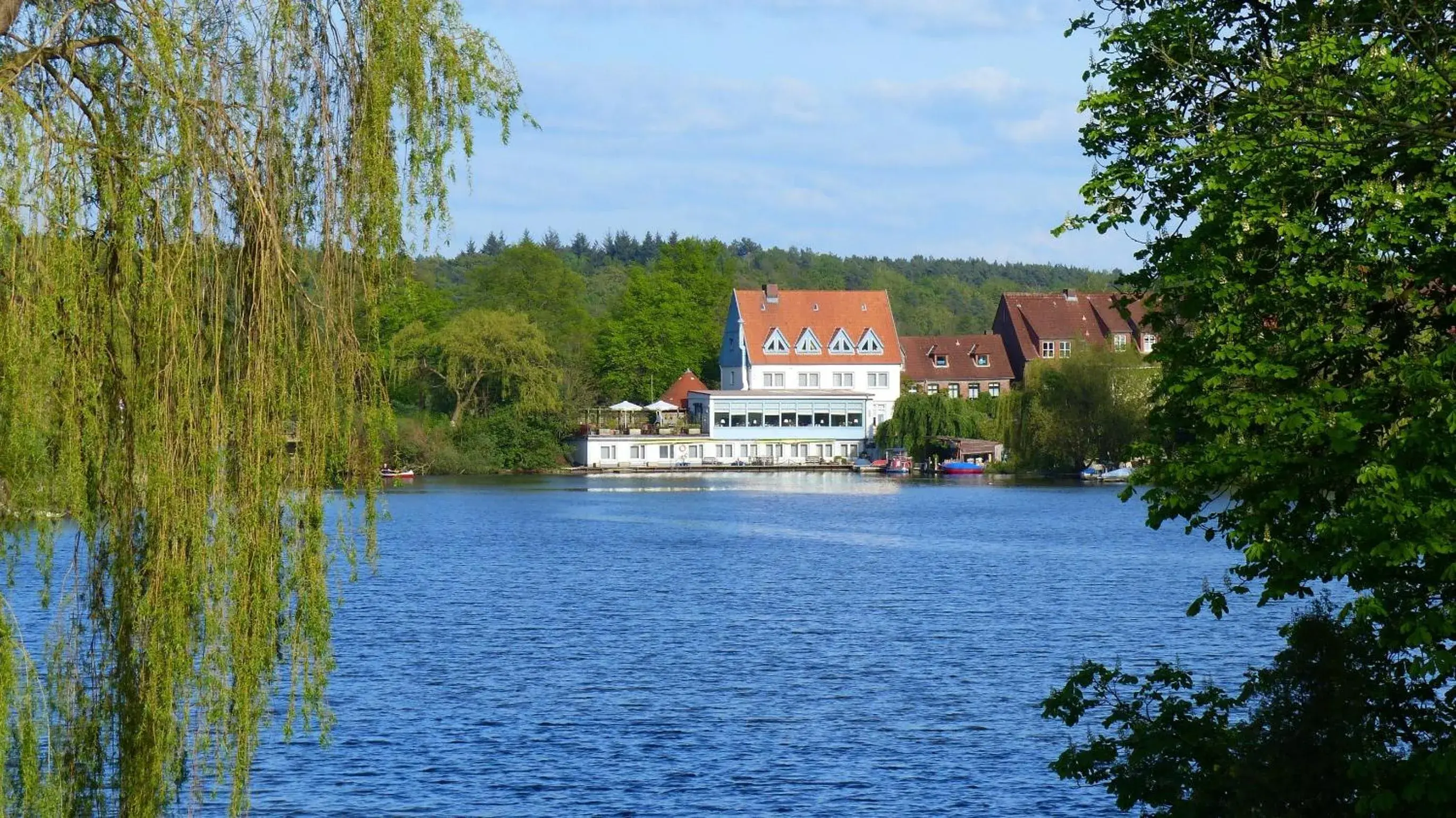 Restaurant und Hotel Zum Weissen Ross Restaurant und Hotel Zum Weissen Ross