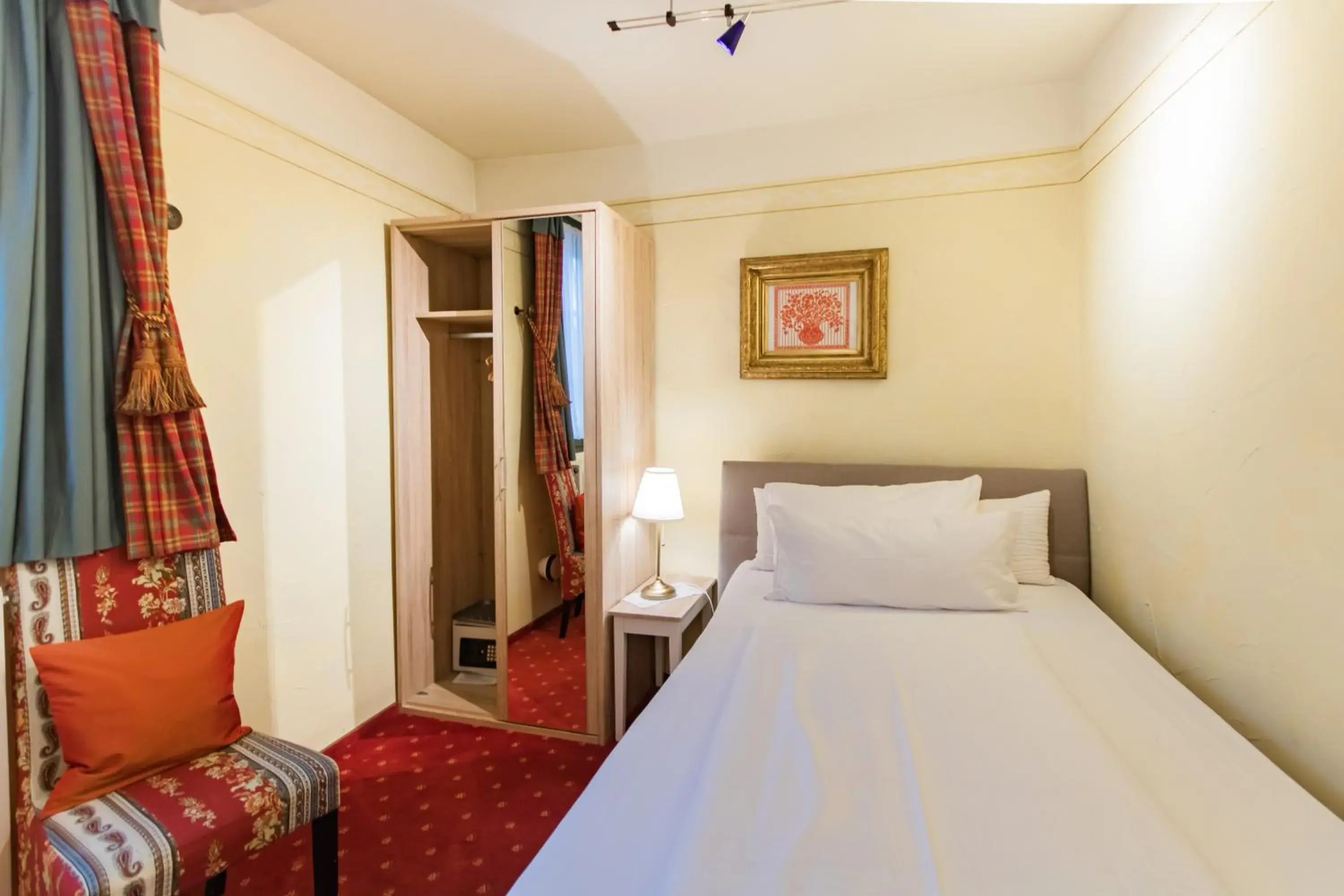 Single Room in Hotel Weiler Single Room in Hotel Weiler