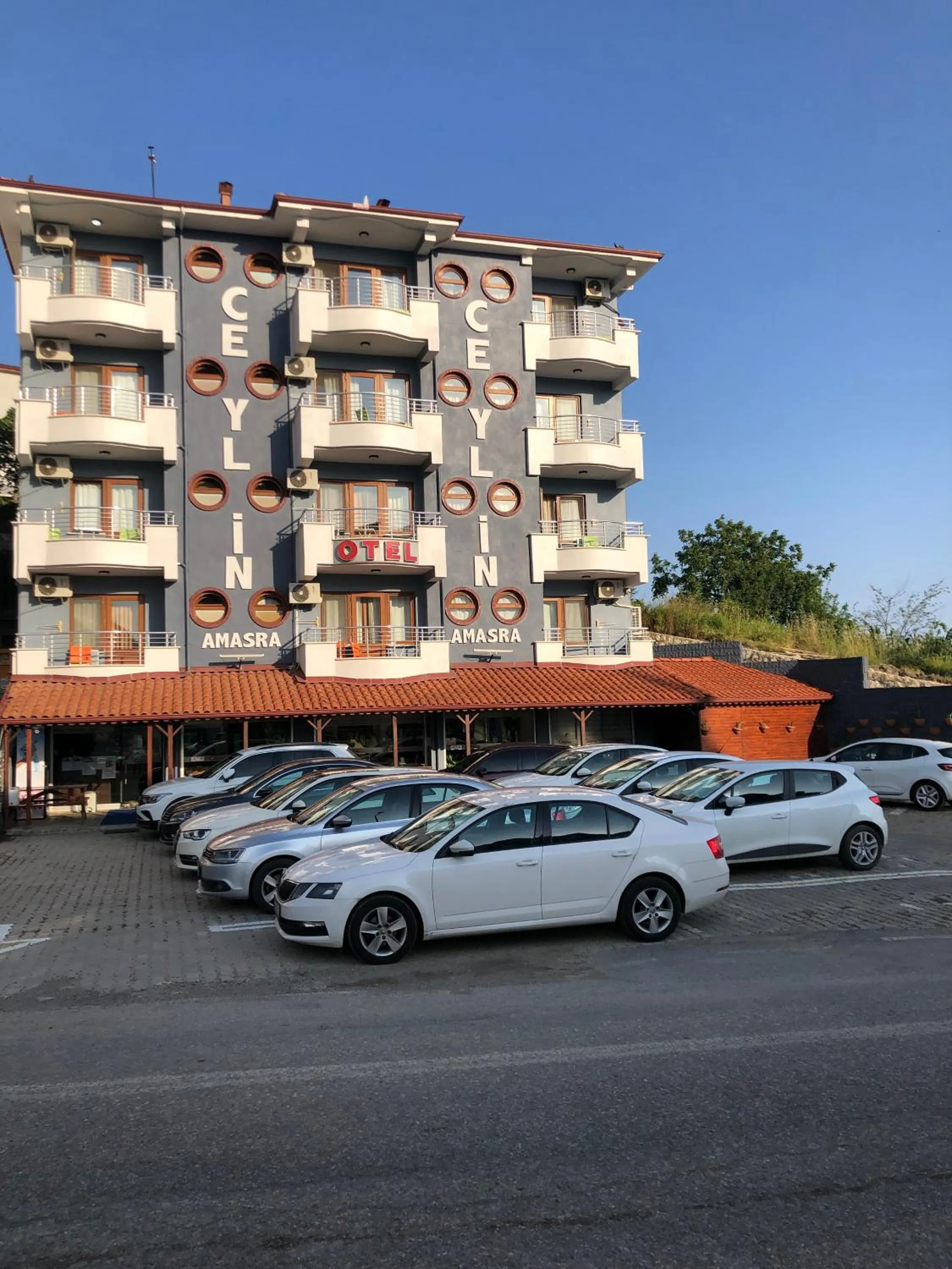 Parking in Amasra Ceylin Otel