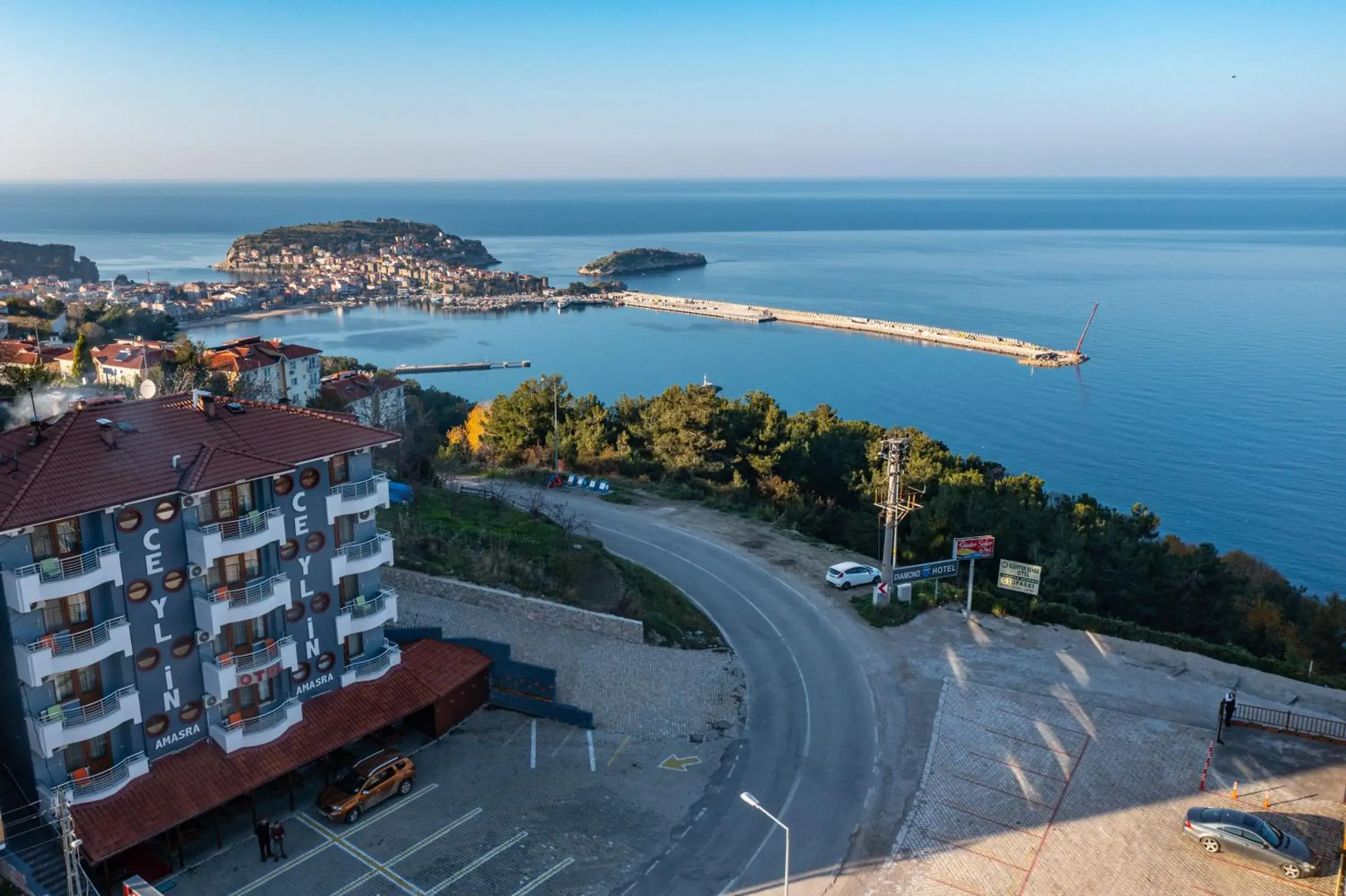 Property building in Amasra Ceylin Otel Property building in Amasra Ceylin Otel