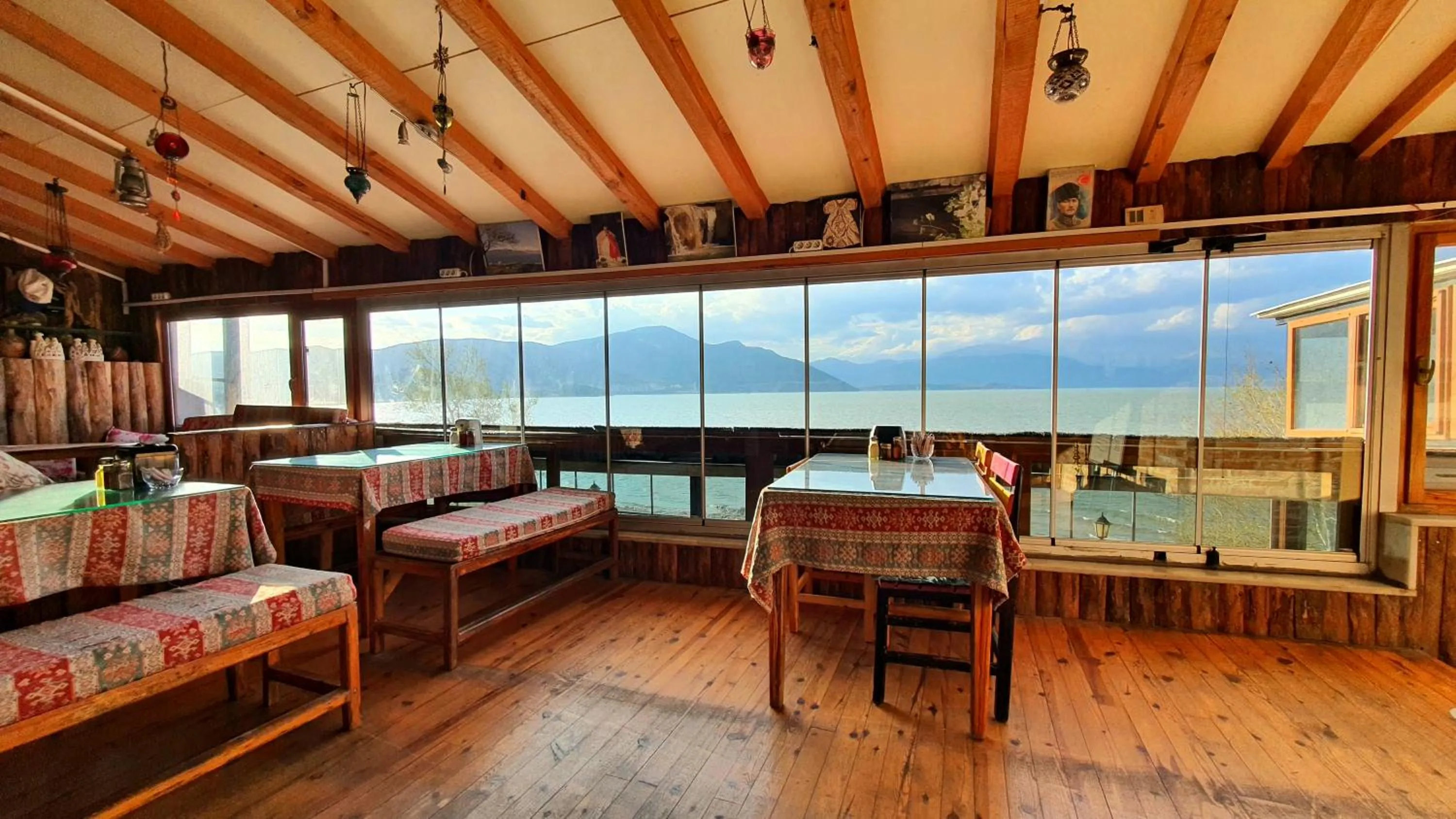 Restaurant/places to eat, Bed in Fulya Pension