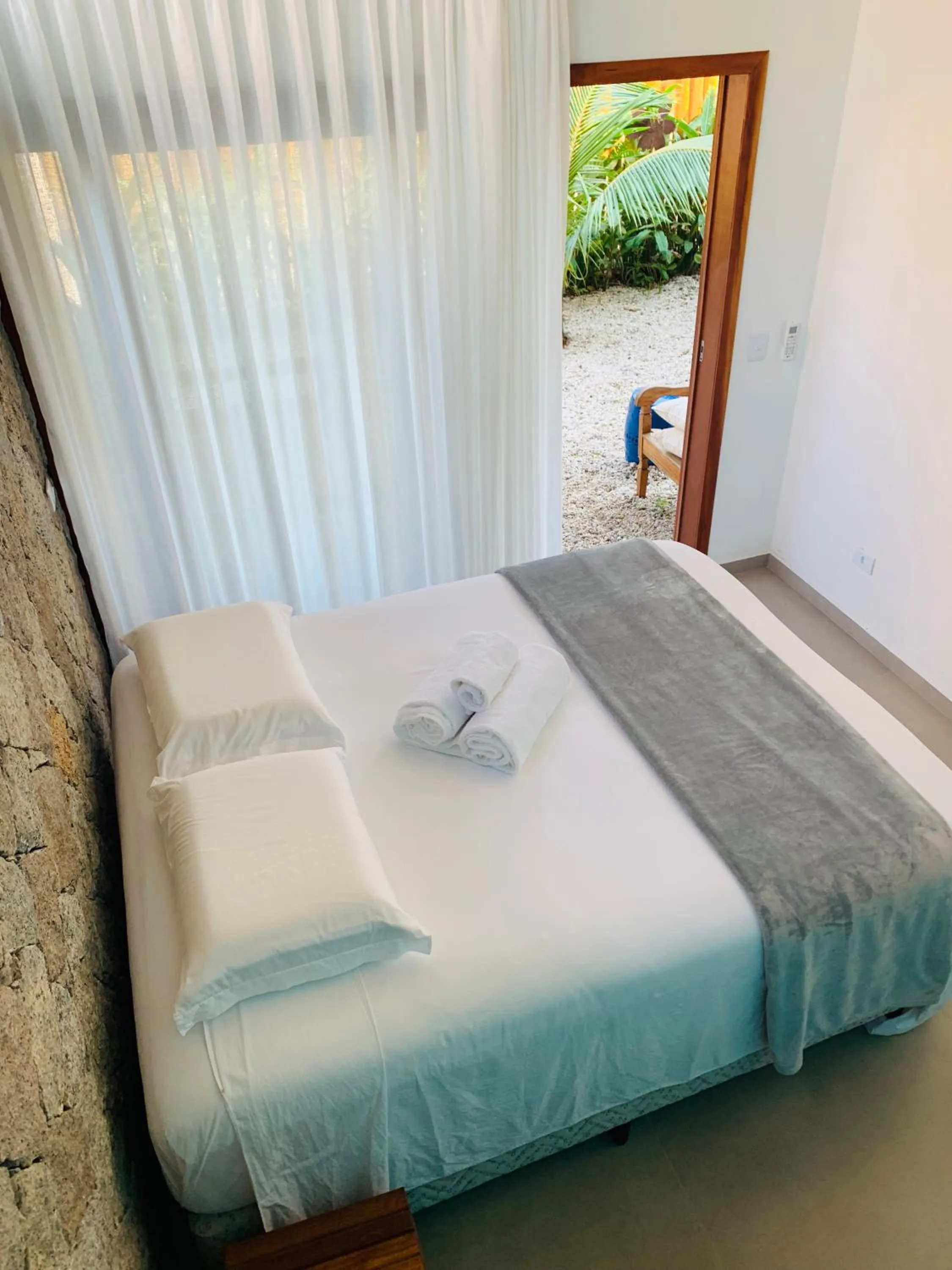 Photo of the whole room, Bed in Smart Hotel Reserva Ilhabela