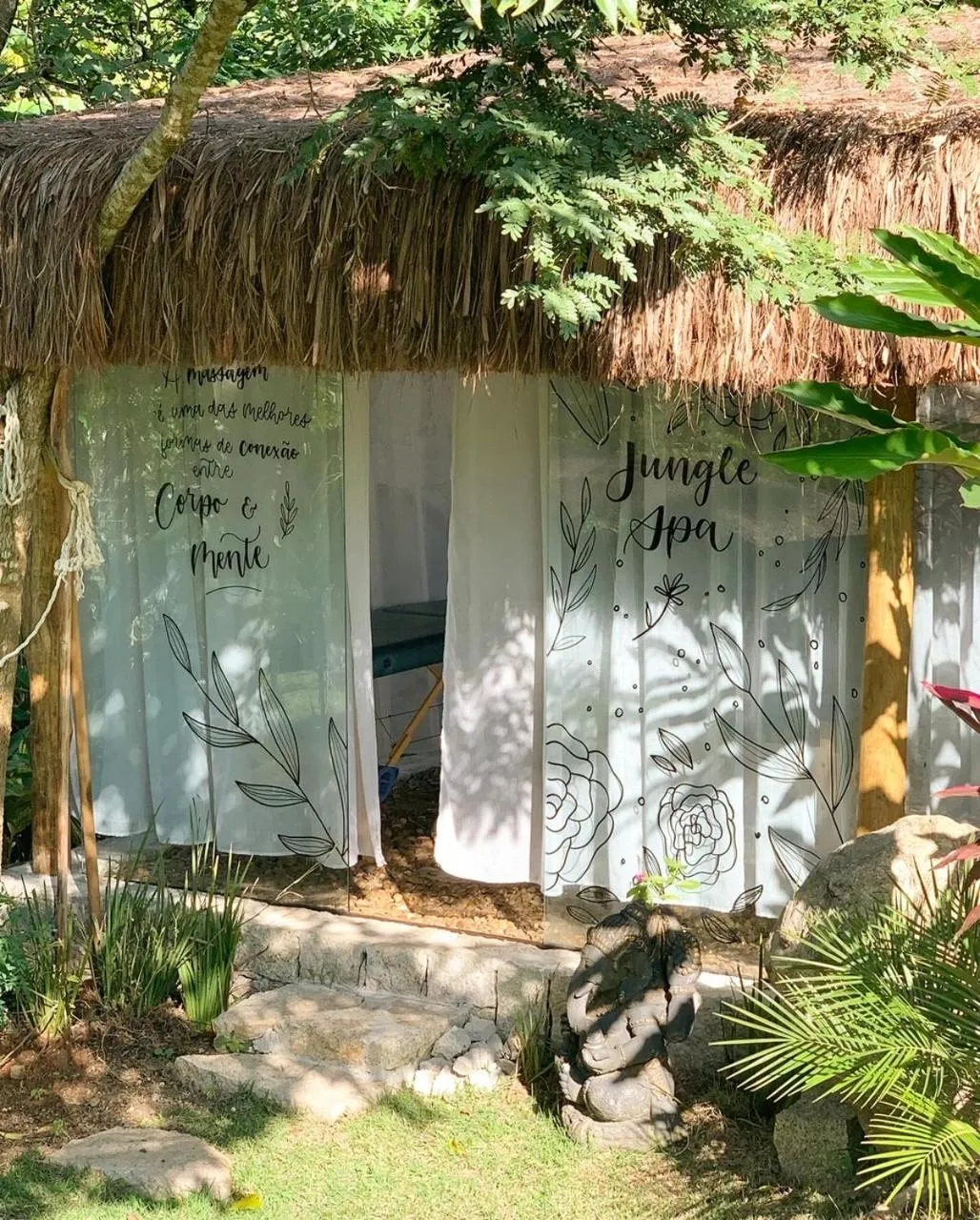 Massage in Smart Hotel Reserva Ilhabela