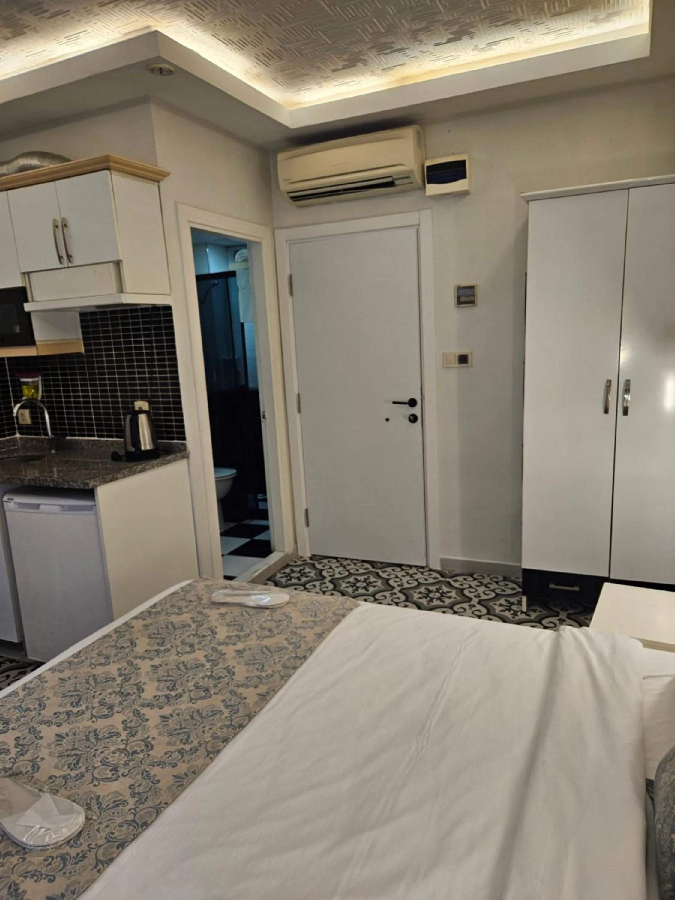 Photo of the whole room, Bed in Lemon Residence