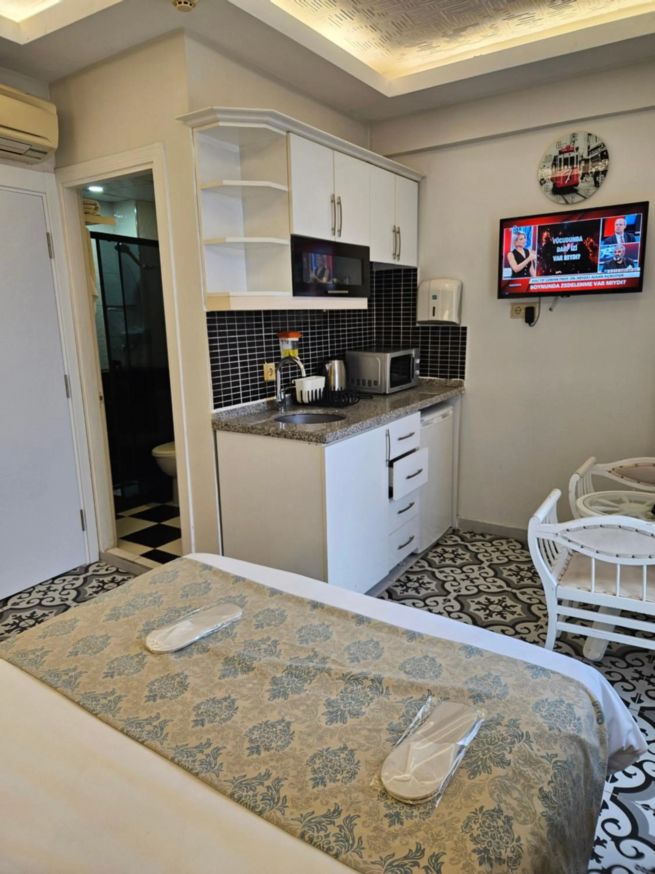 Photo of the whole room, Bed in Lemon Residence