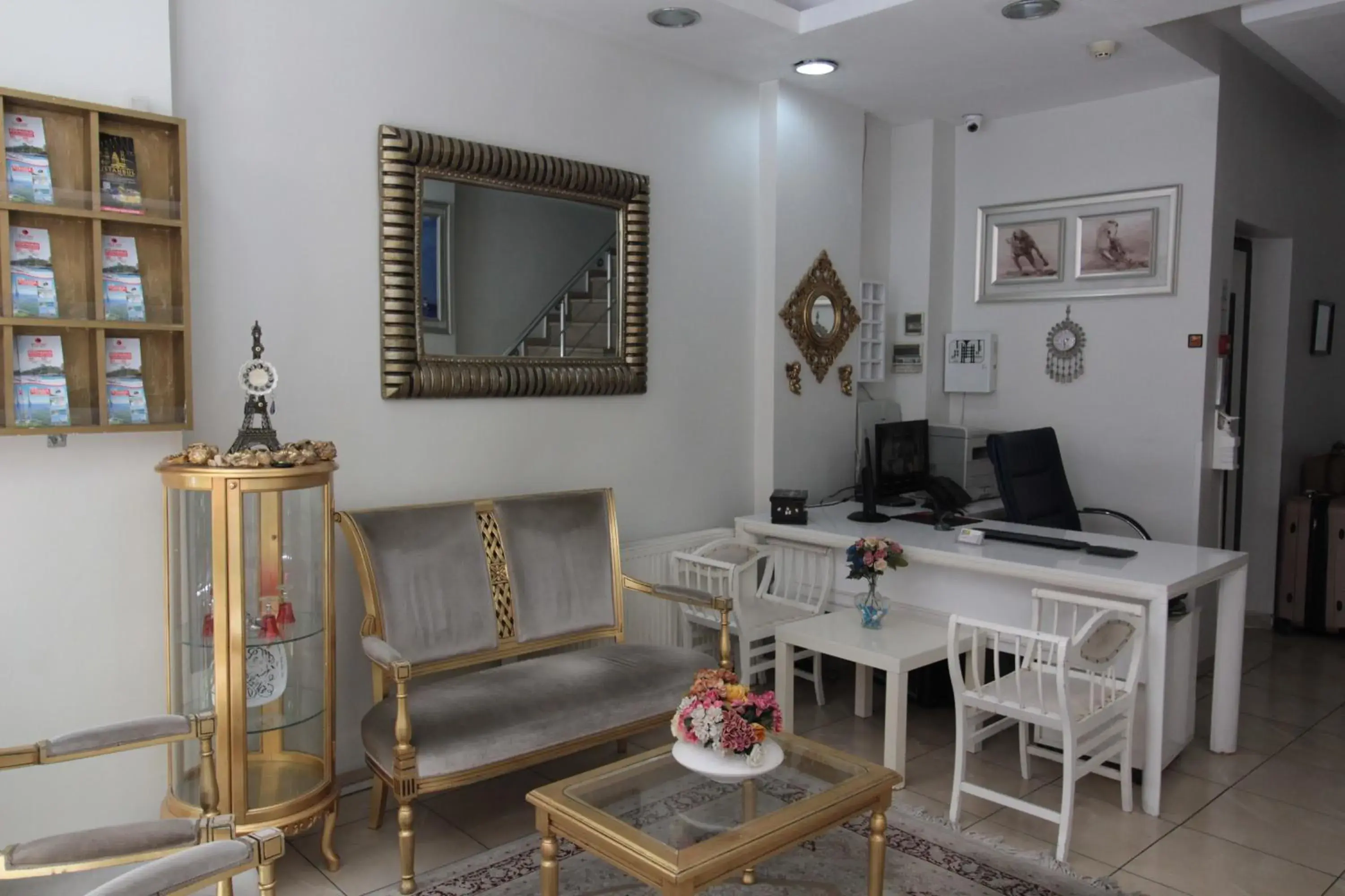 Lobby or reception in Lemon Residence Lobby or reception in Lemon Residence