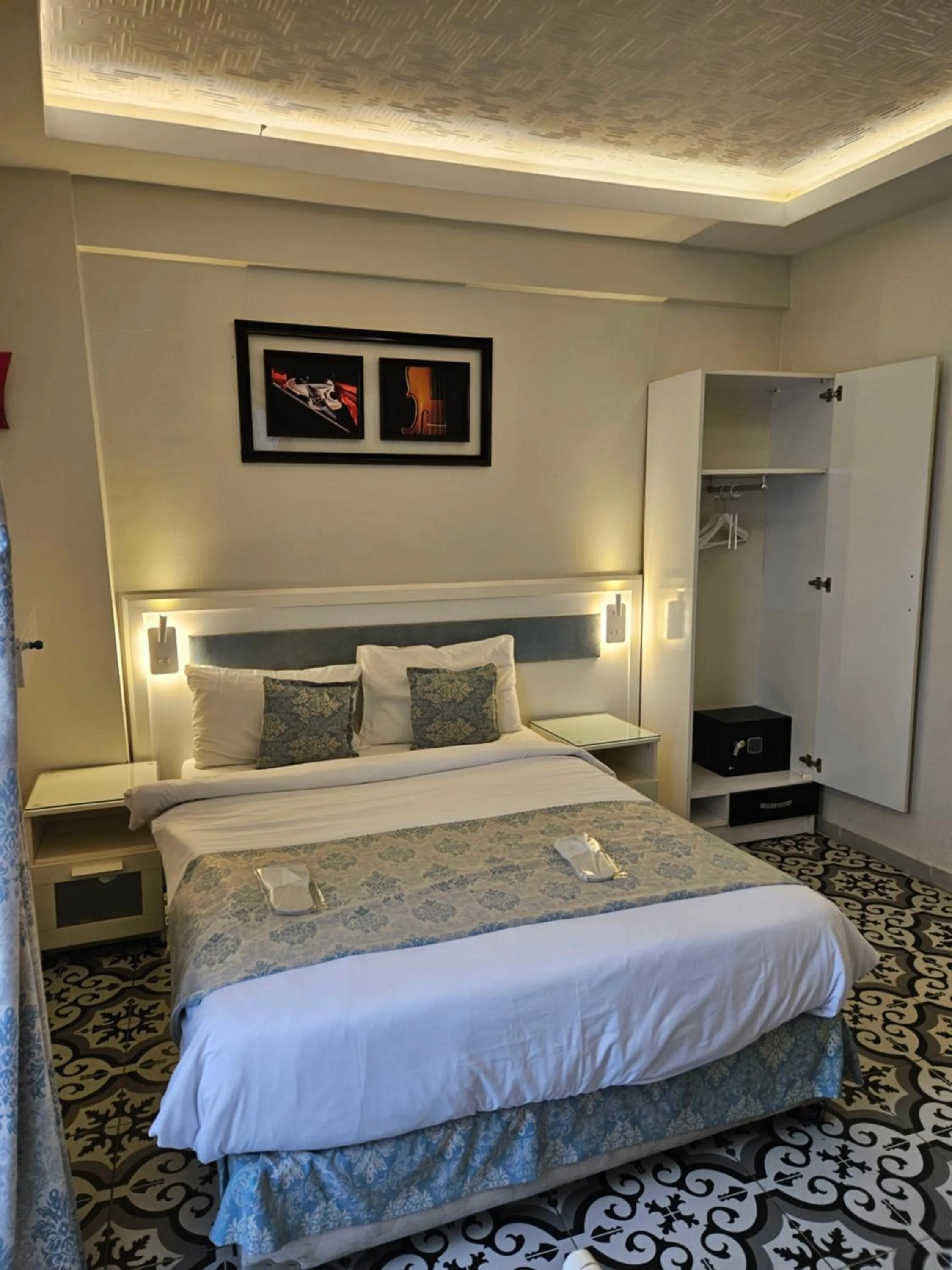 Bed in Lemon Residence