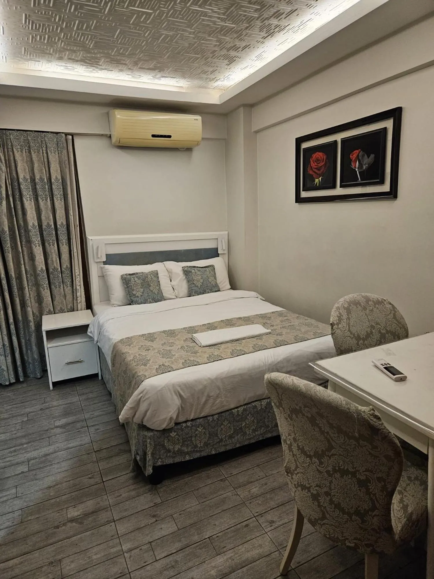 Bed in Lemon Residence