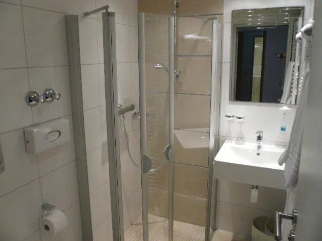 Bathroom in Hotel Kaiserhof