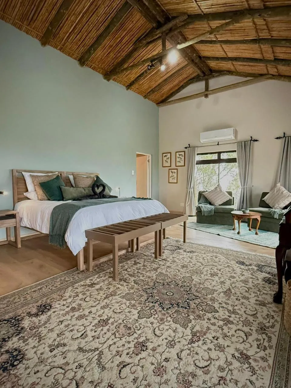 Bed in Sibuya Game Reserve and Lodge