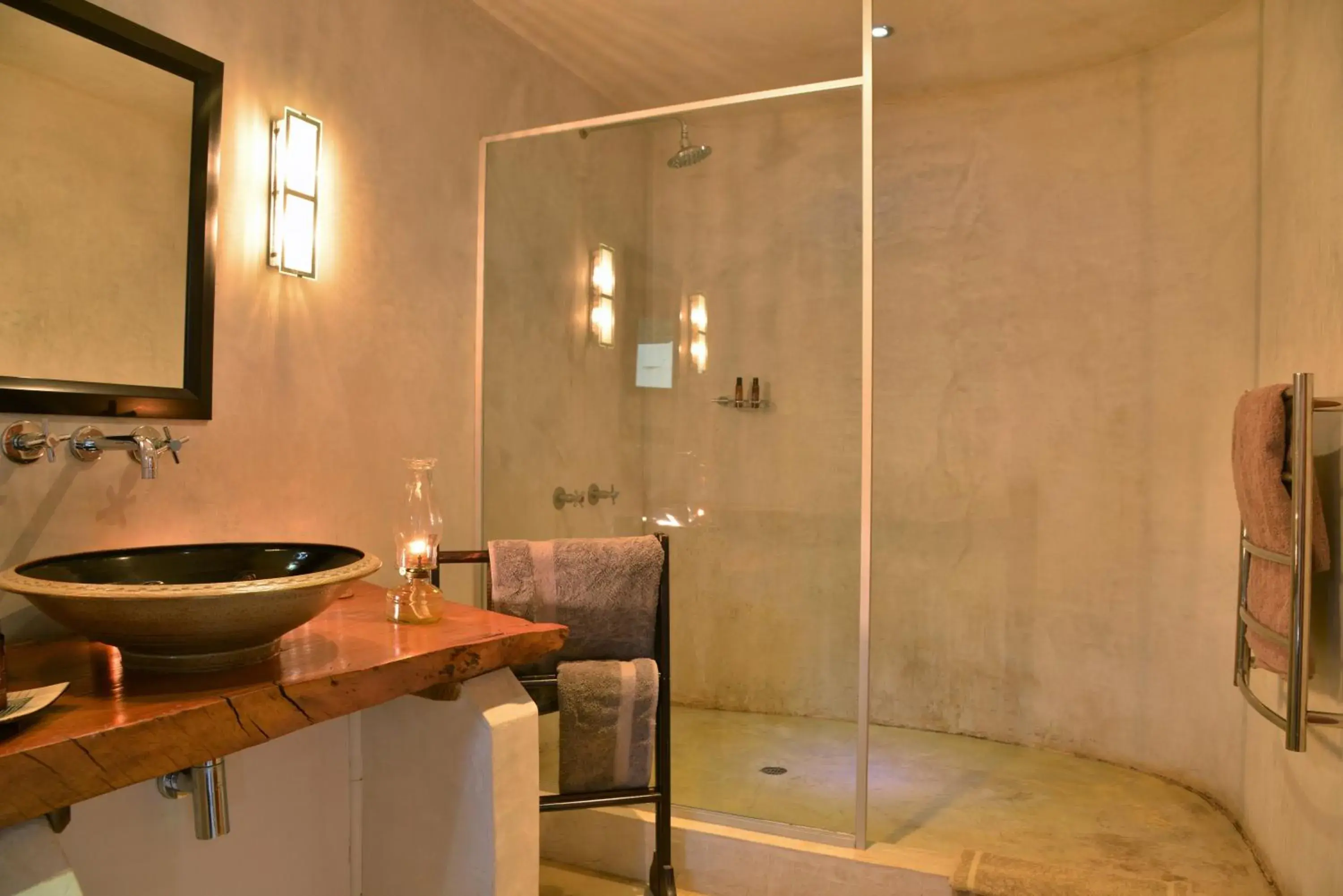 Bathroom in Sibuya Game Reserve and Lodge Bathroom in Sibuya Game Reserve and Lodge