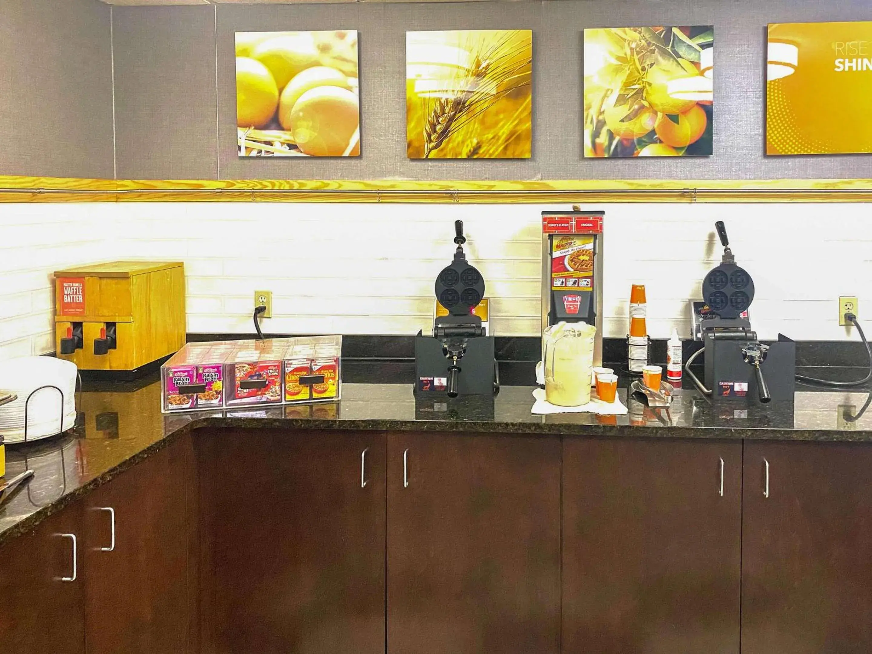 Restaurant/places to eat in Comfort Inn Darien - North Brunswick Restaurant/places to eat in Comfort Inn Darien - North Brunswick