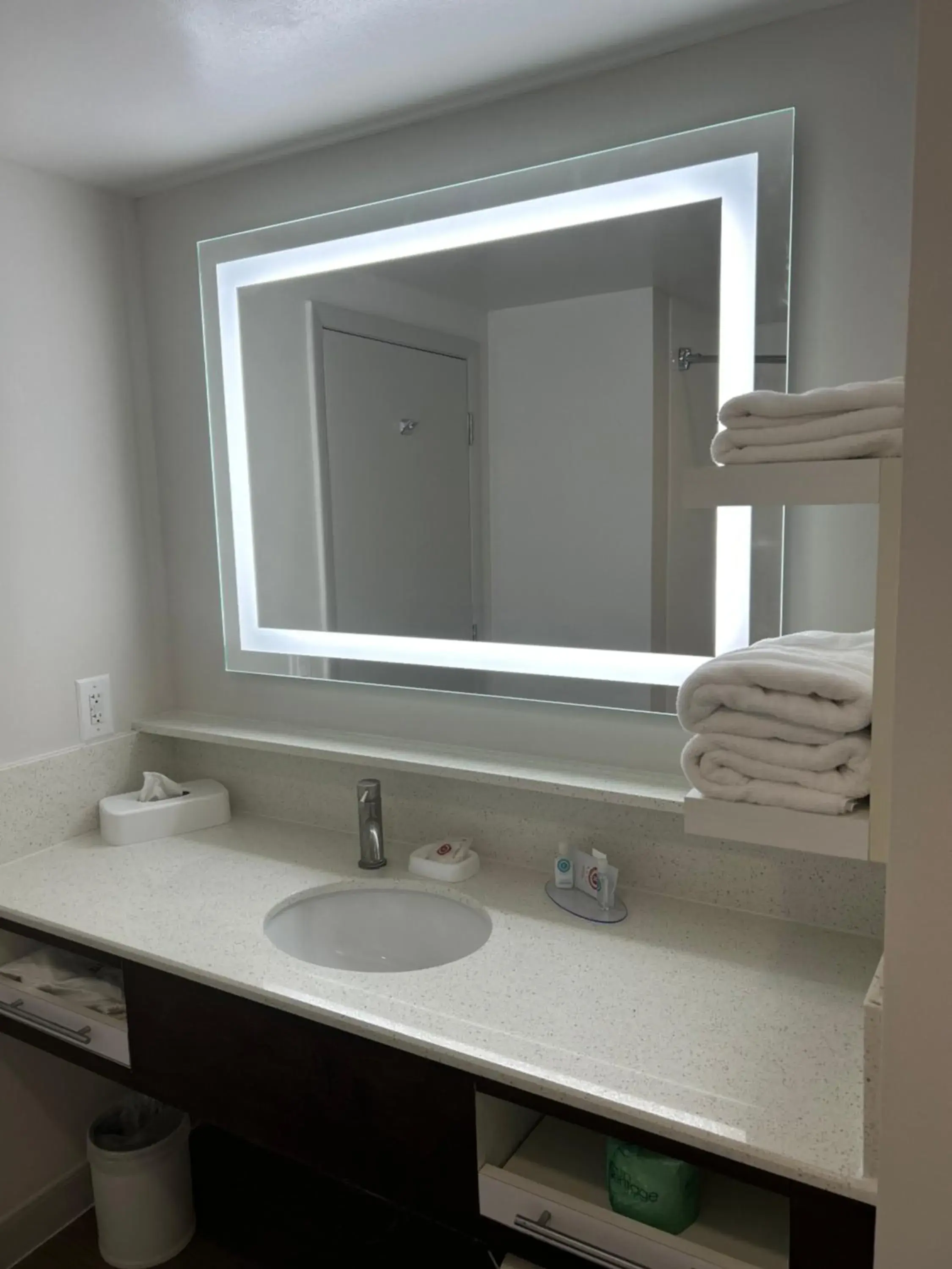 Bathroom in Comfort Inn Darien - North Brunswick Bathroom in Comfort Inn Darien - North Brunswick