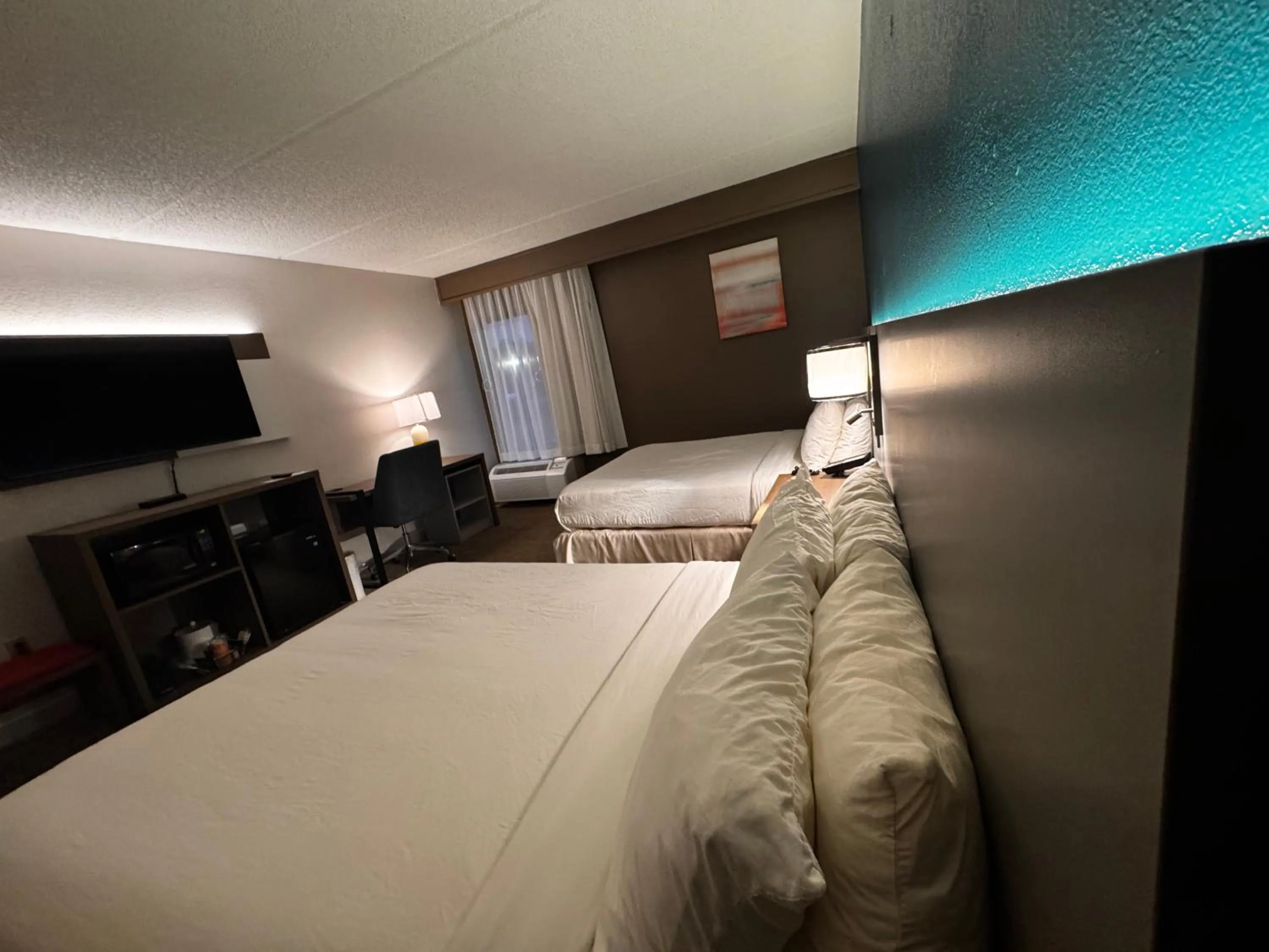 Bed in Comfort Inn Darien - North Brunswick