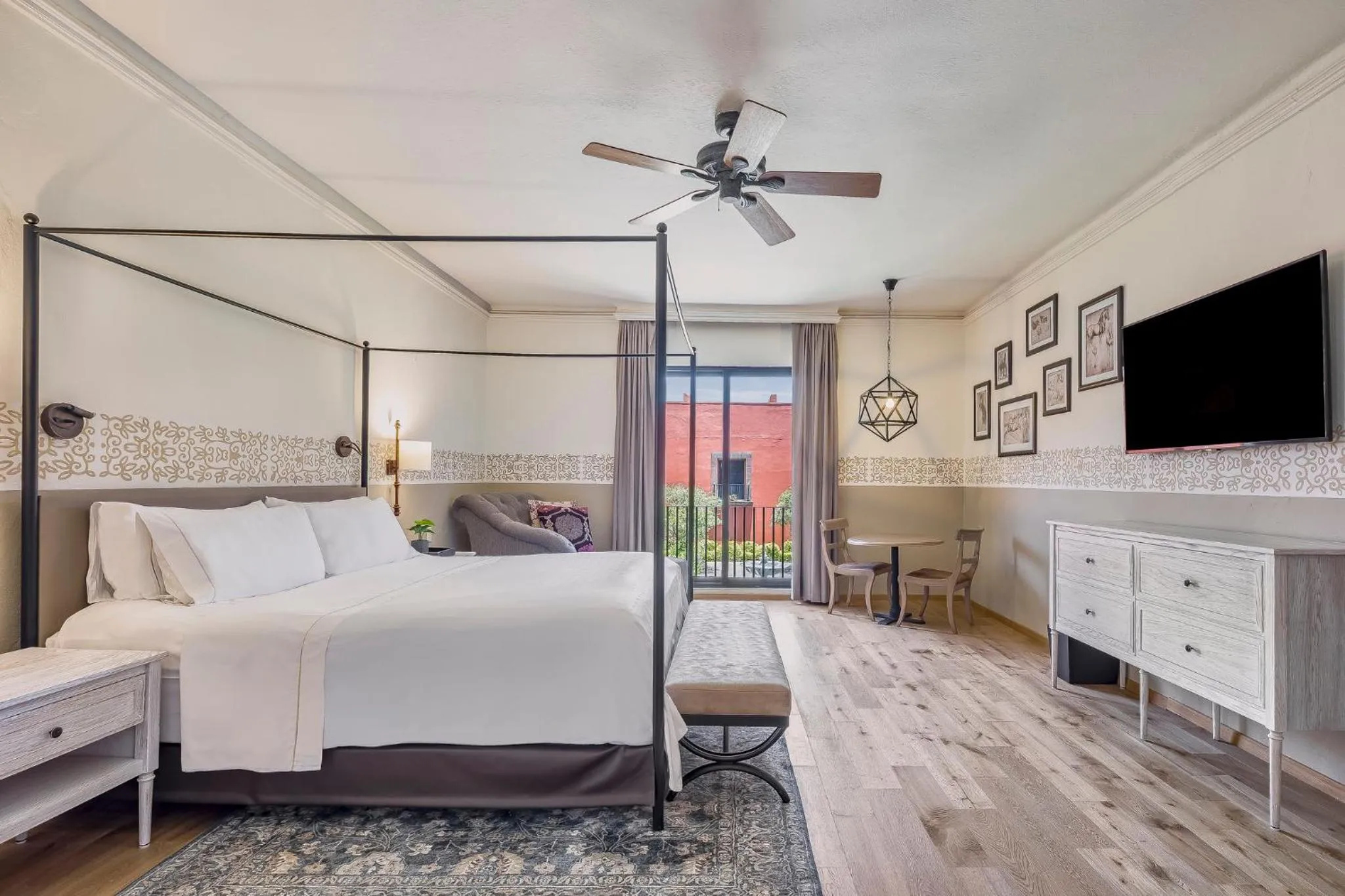 Photo of the whole room, Bed in Fiesta Americana Hacienda Galindo Resort & Spa