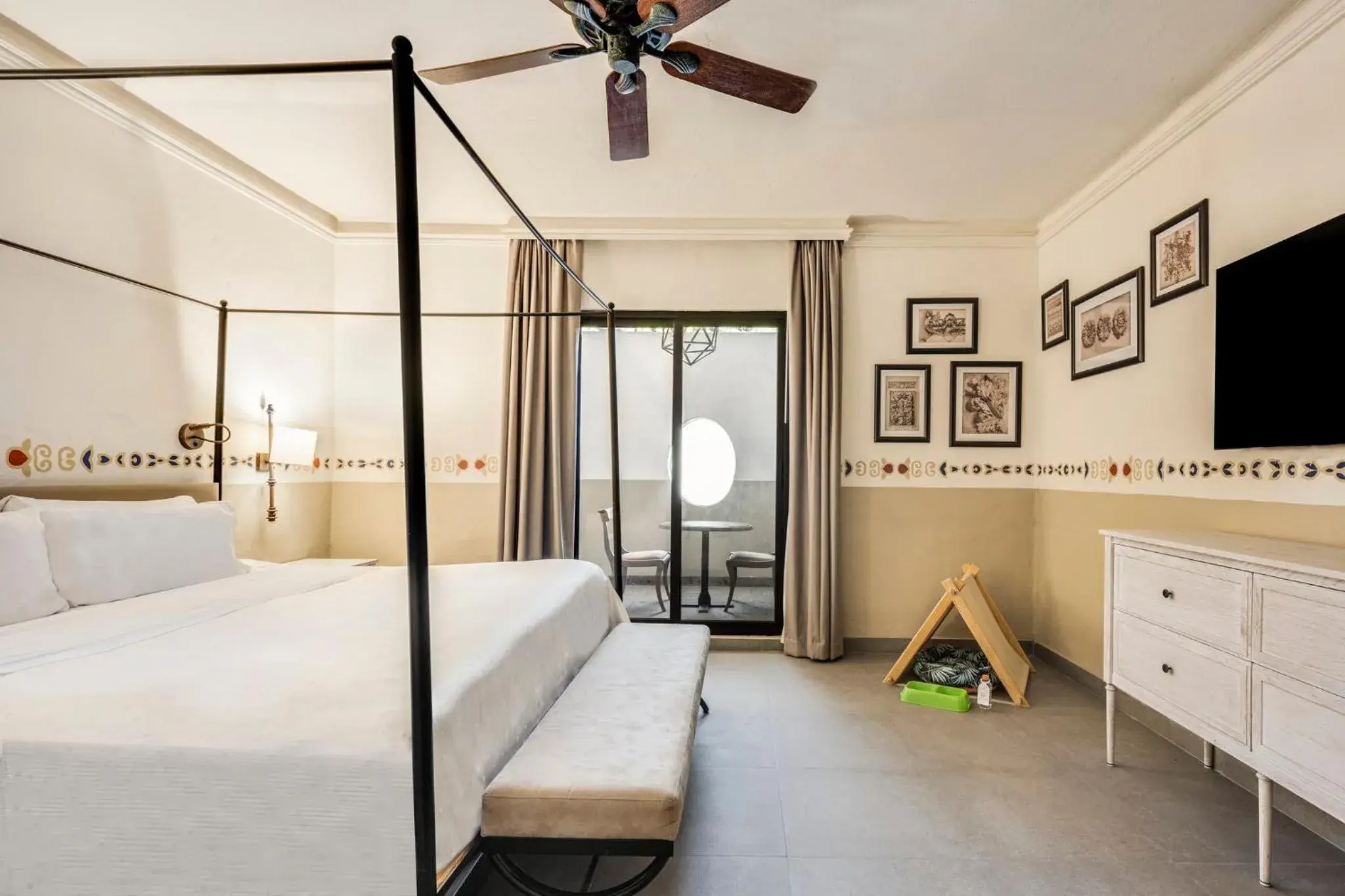 Superior Room Dog Friendly 1 King in Fiesta Americana Hacienda Galindo Resort & Spa Superior Room Dog Friendly 1 King in Fiesta Americana Hacienda Galindo Resort & Spa