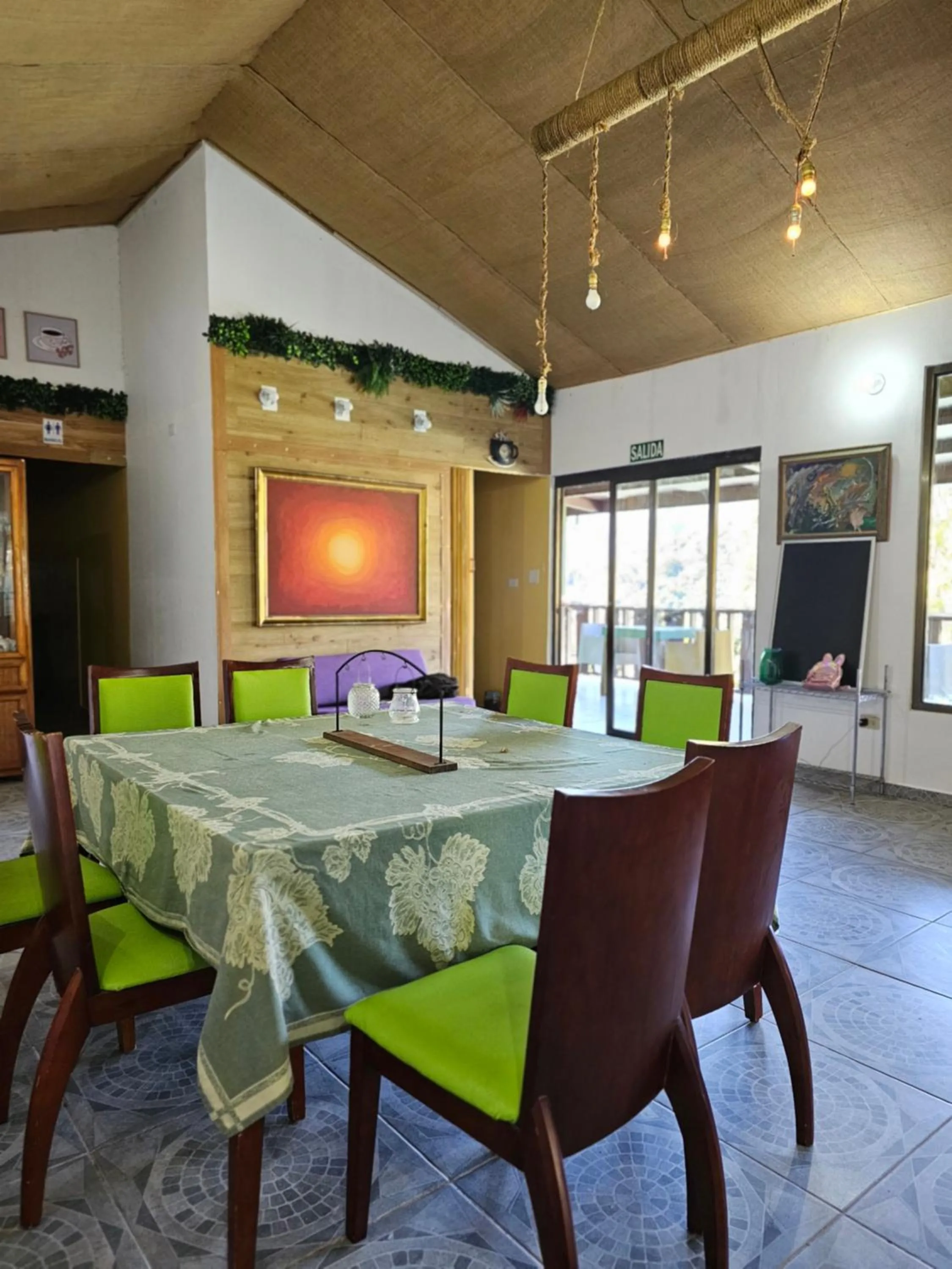 Dining area in Eco Horqueta