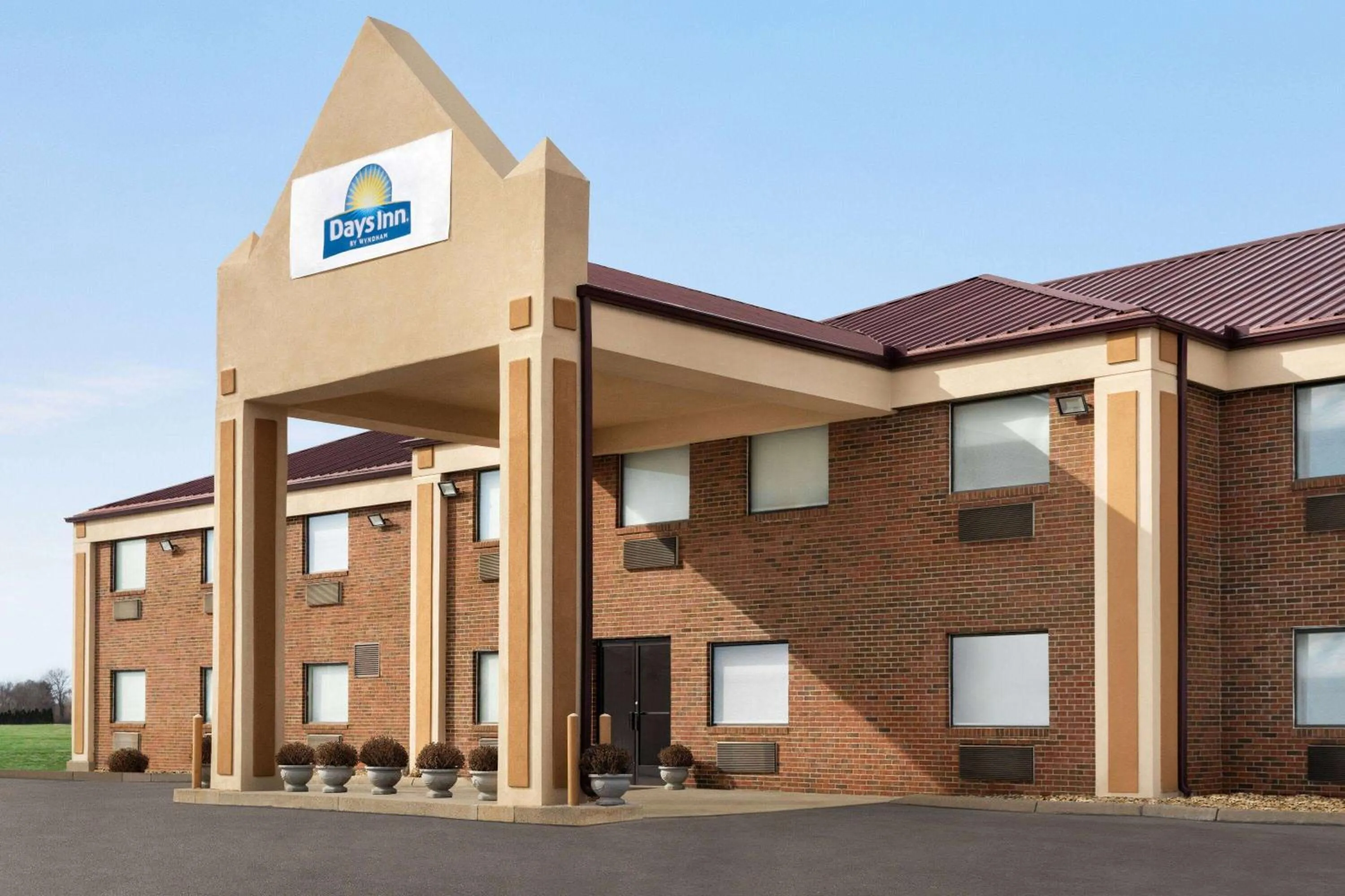 Property building in Days Inn by Wyndham Washington Court House