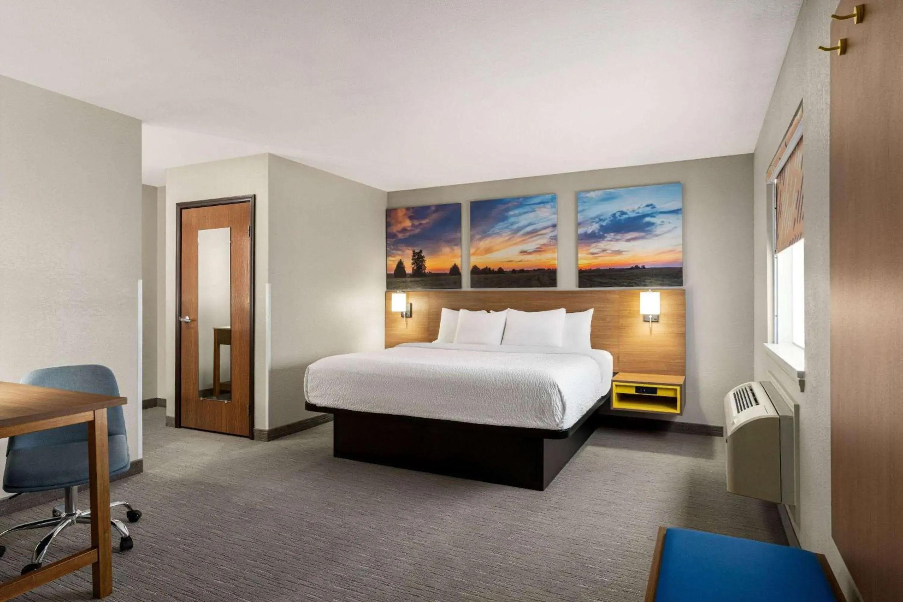 Bed in Days Inn by Wyndham Washington Court House Bed in Days Inn by Wyndham Washington Court House