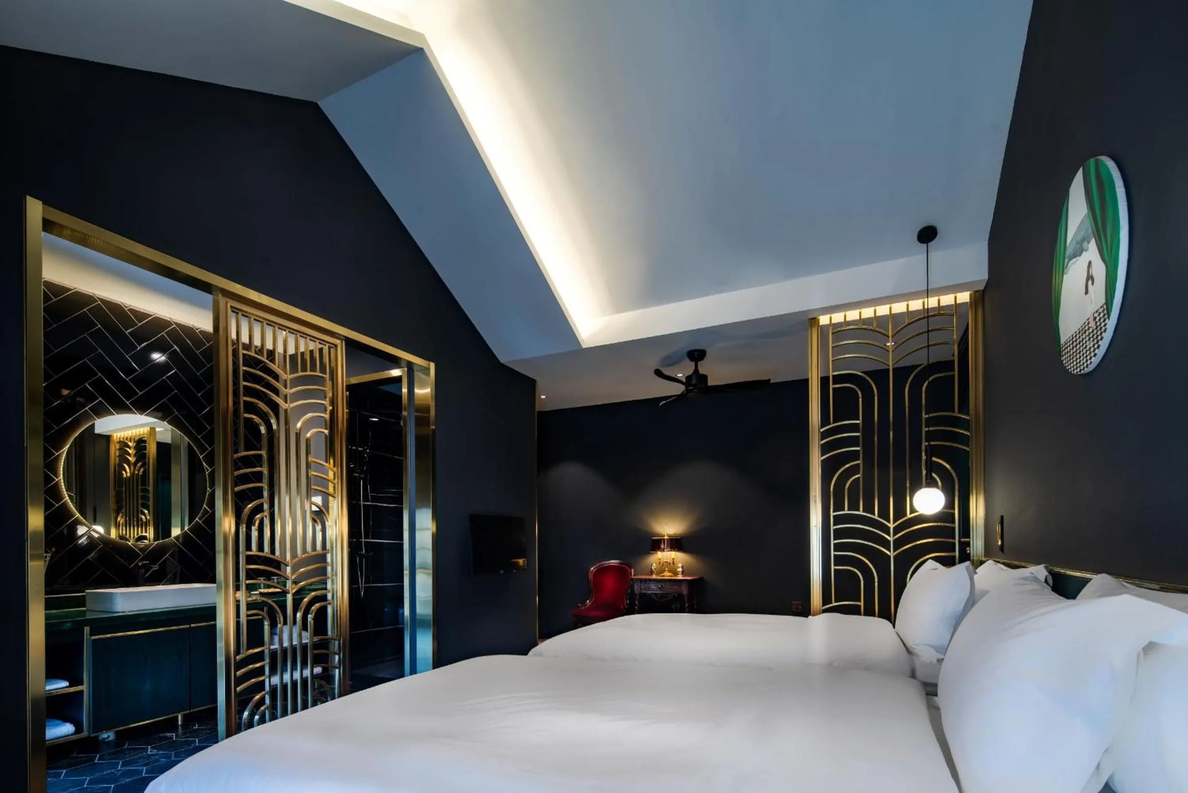 Bed in Moon and Chalice Boutique Hotel