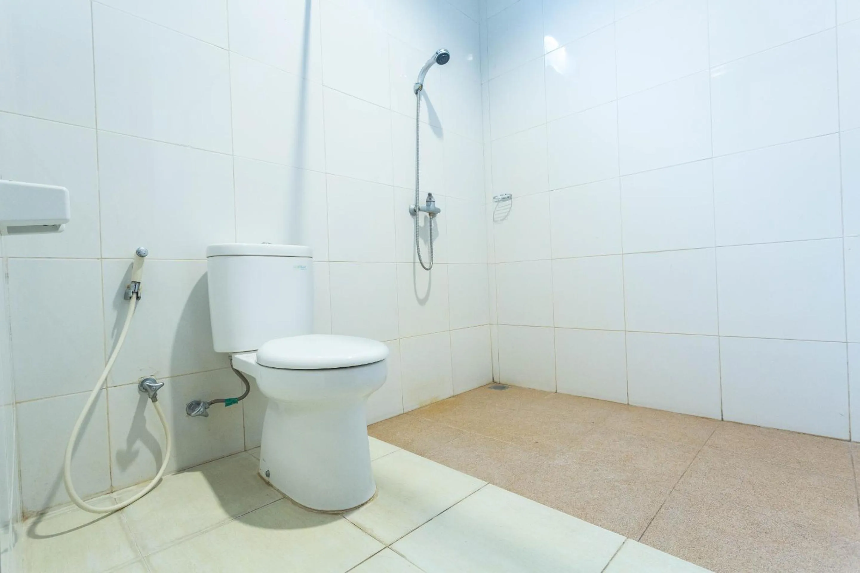 Bathroom in Hotel Bumi Aditya