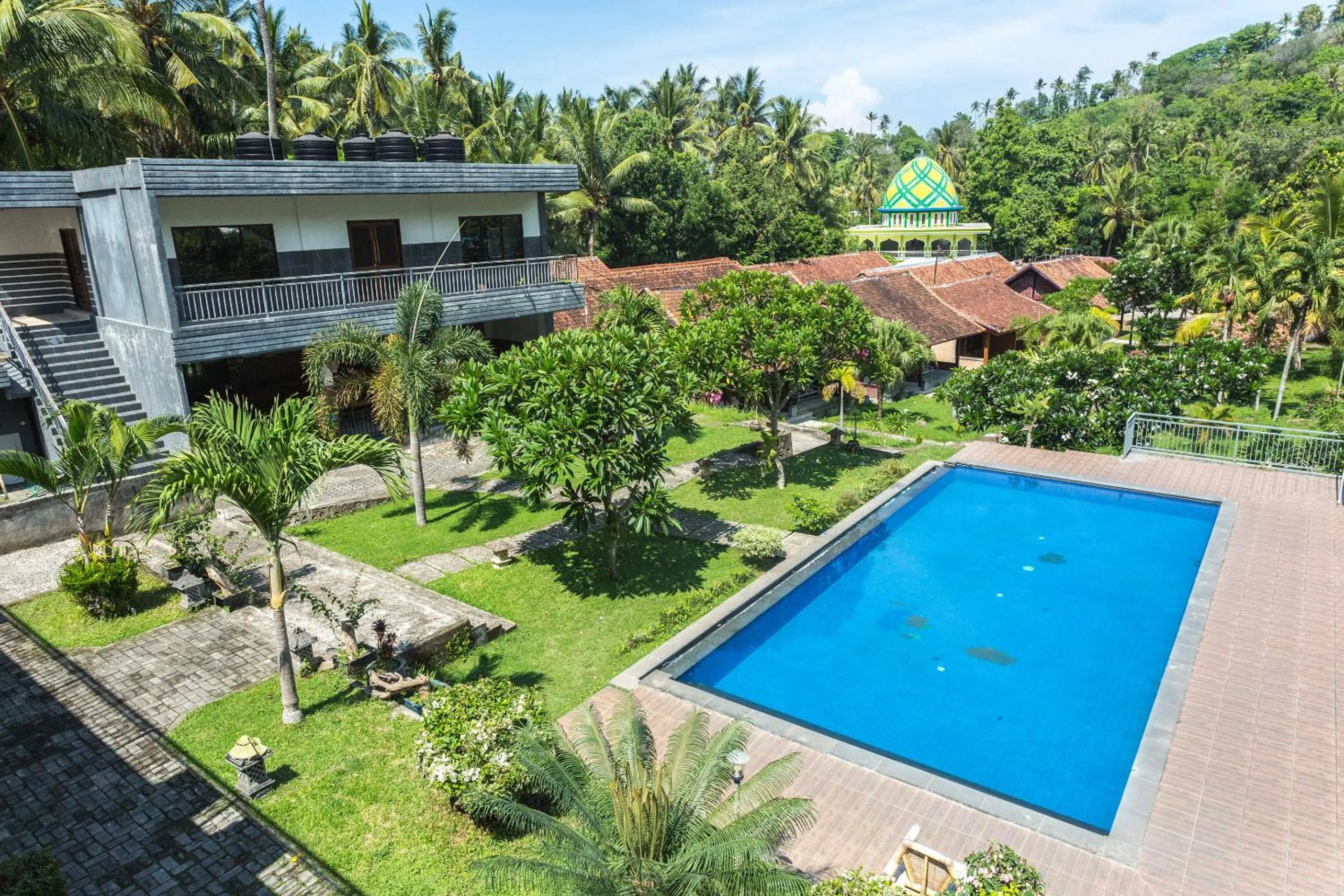 Swimming pool in Hotel Bumi Aditya