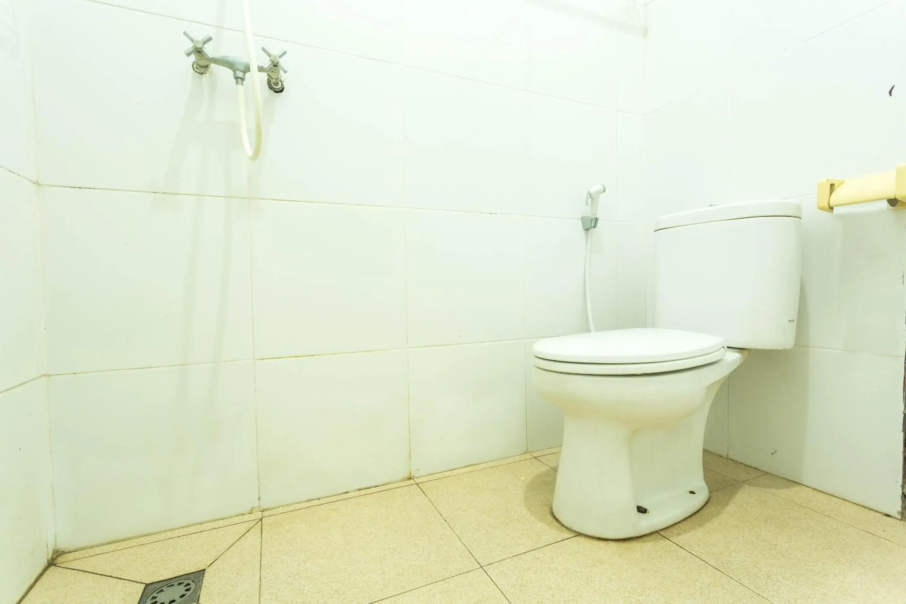 Economy Double Room in Hotel Bumi Aditya Economy Double Room in Hotel Bumi Aditya