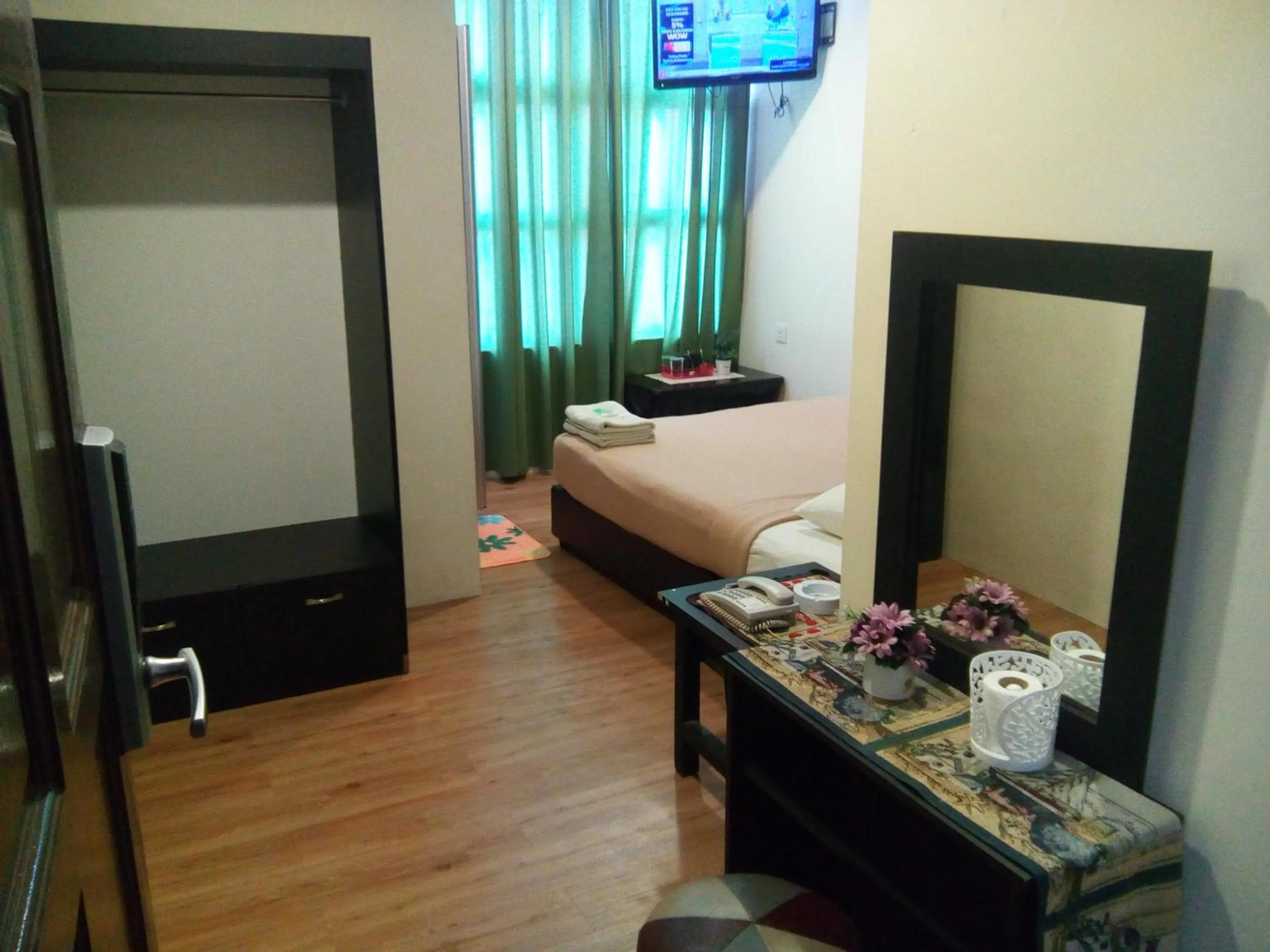 Bed in BINKHALED HOTEL