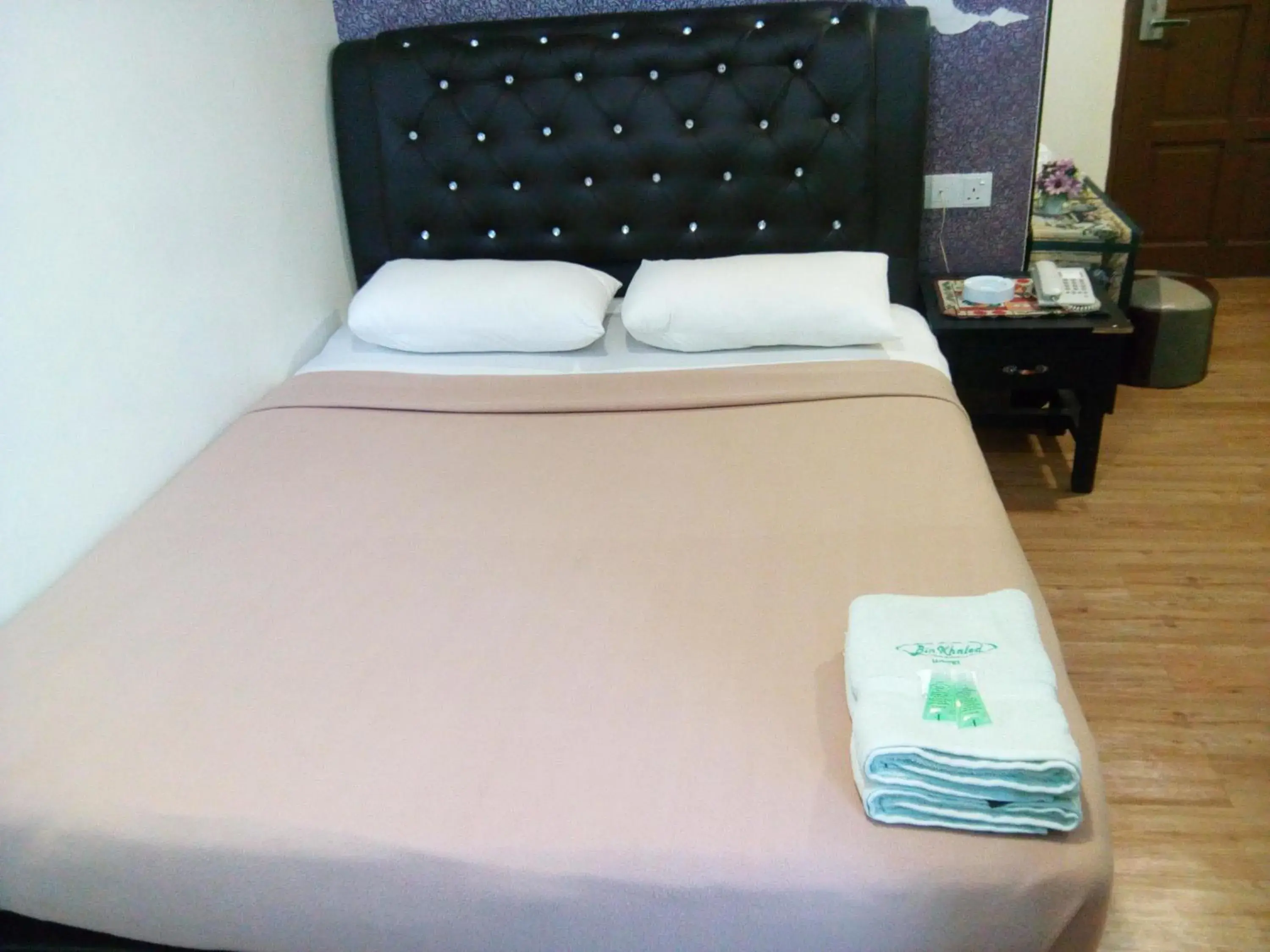 Queen Room in BINKHALED HOTEL Queen Room in BINKHALED HOTEL