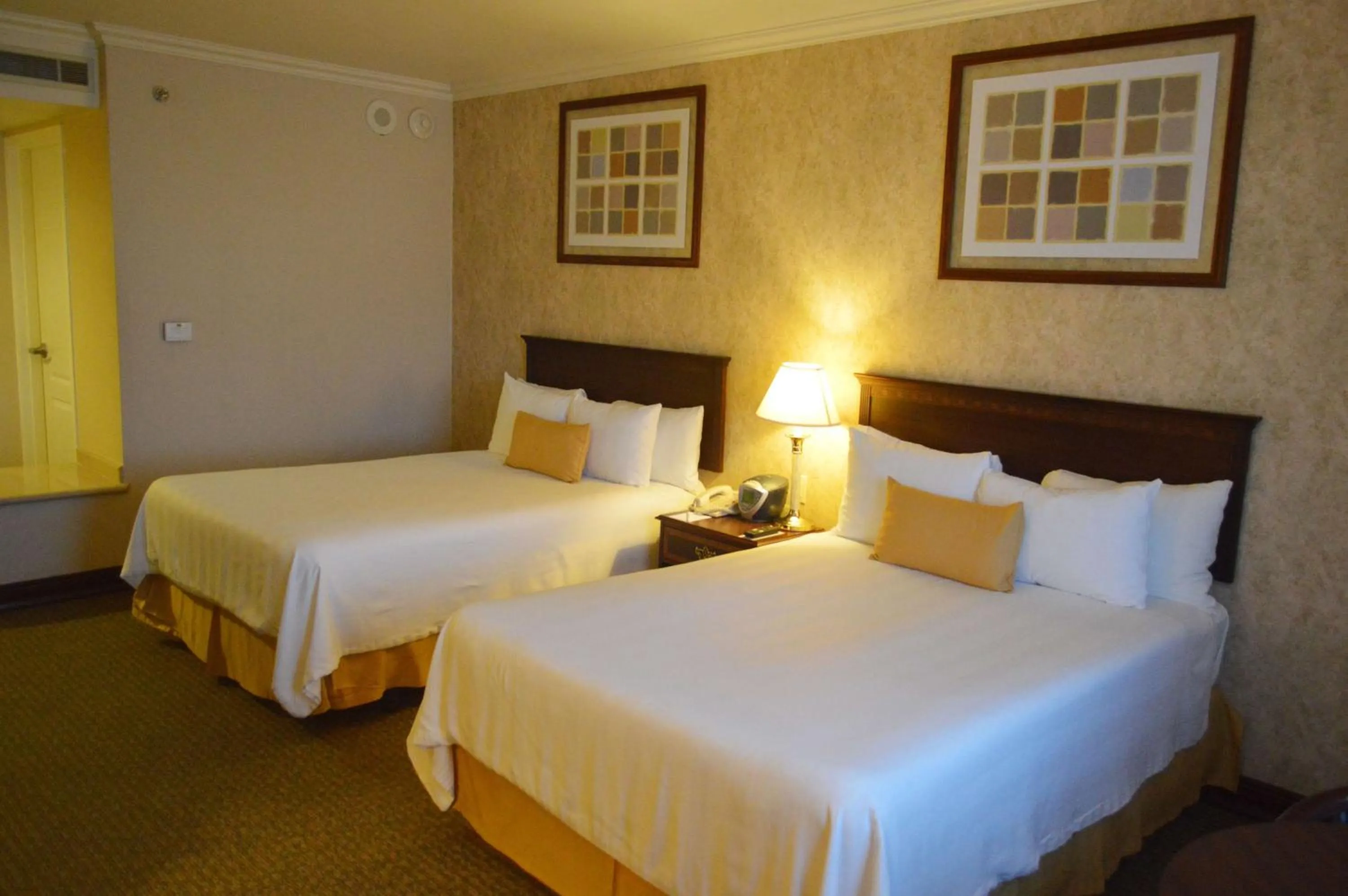 Photo of the whole room, Bed in Best Western PLUS Nuevo Laredo Inn & Suites