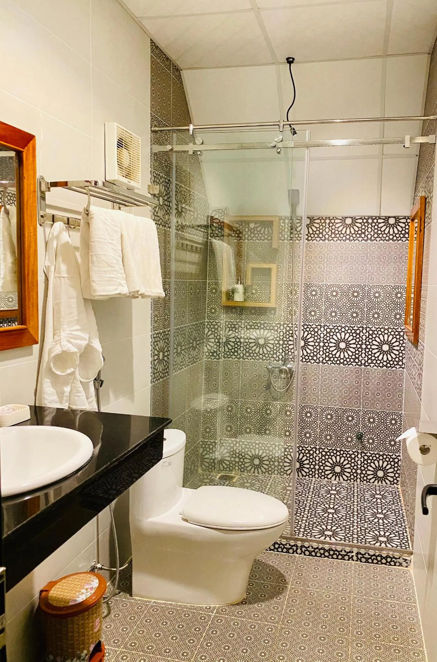 Bathroom in Tropical Valley Homestay - Villas
