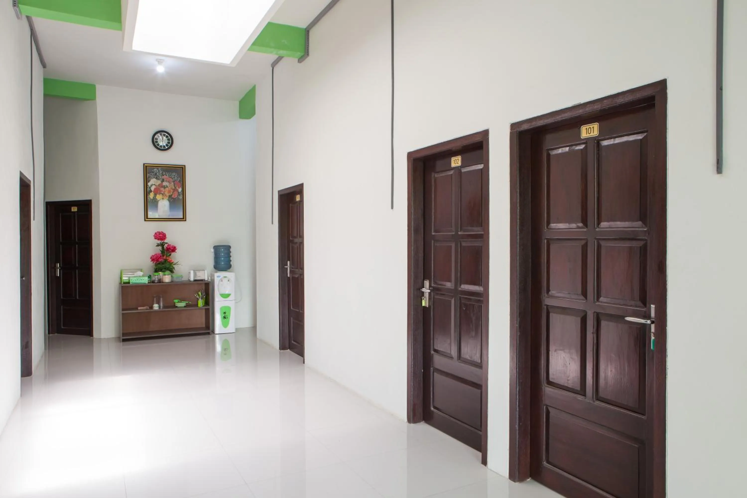 Area and facilities in RedDoorz near Banyuwangi Baru Station