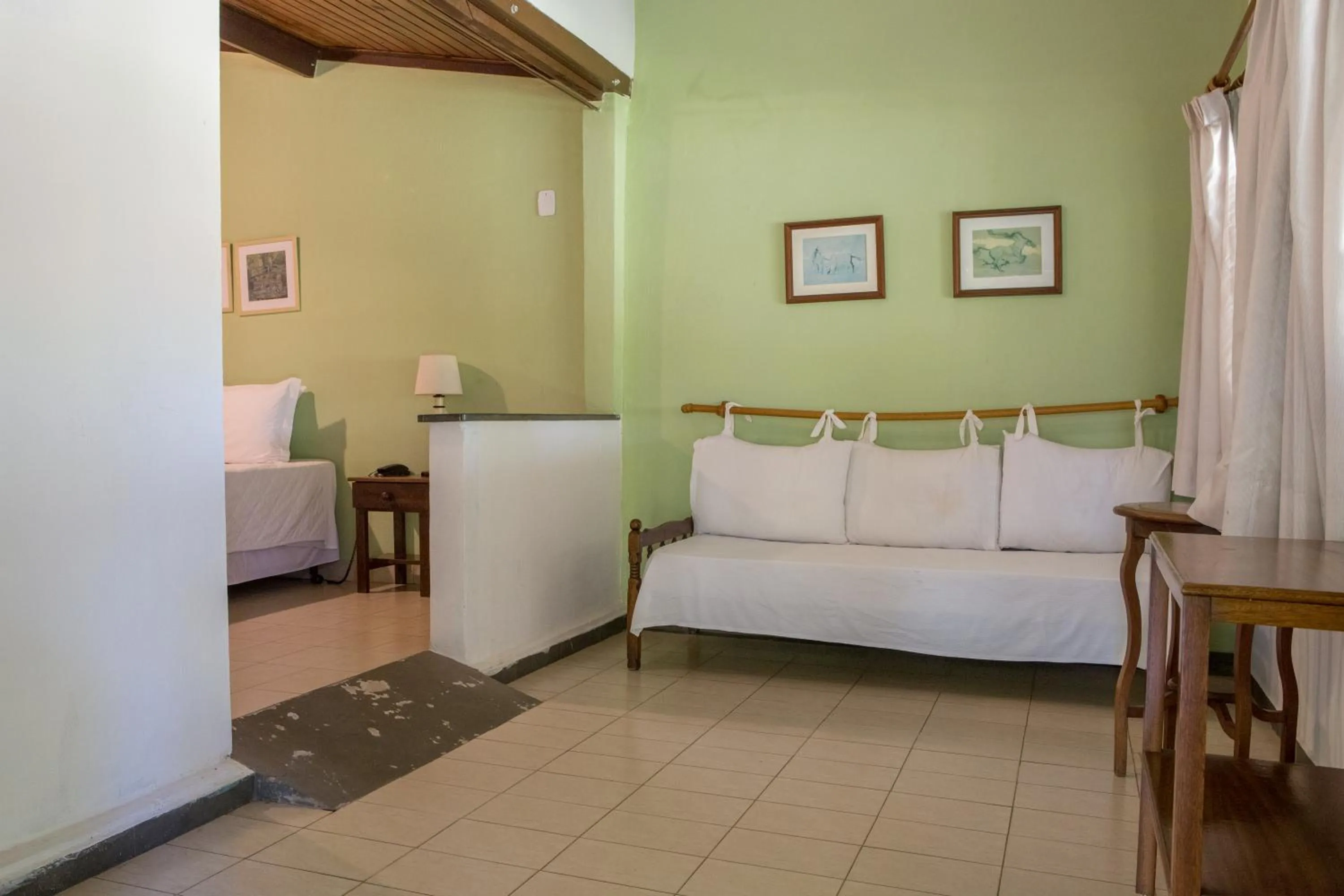 Seating area, Bed in Hotel Fazenda Sete Lagos