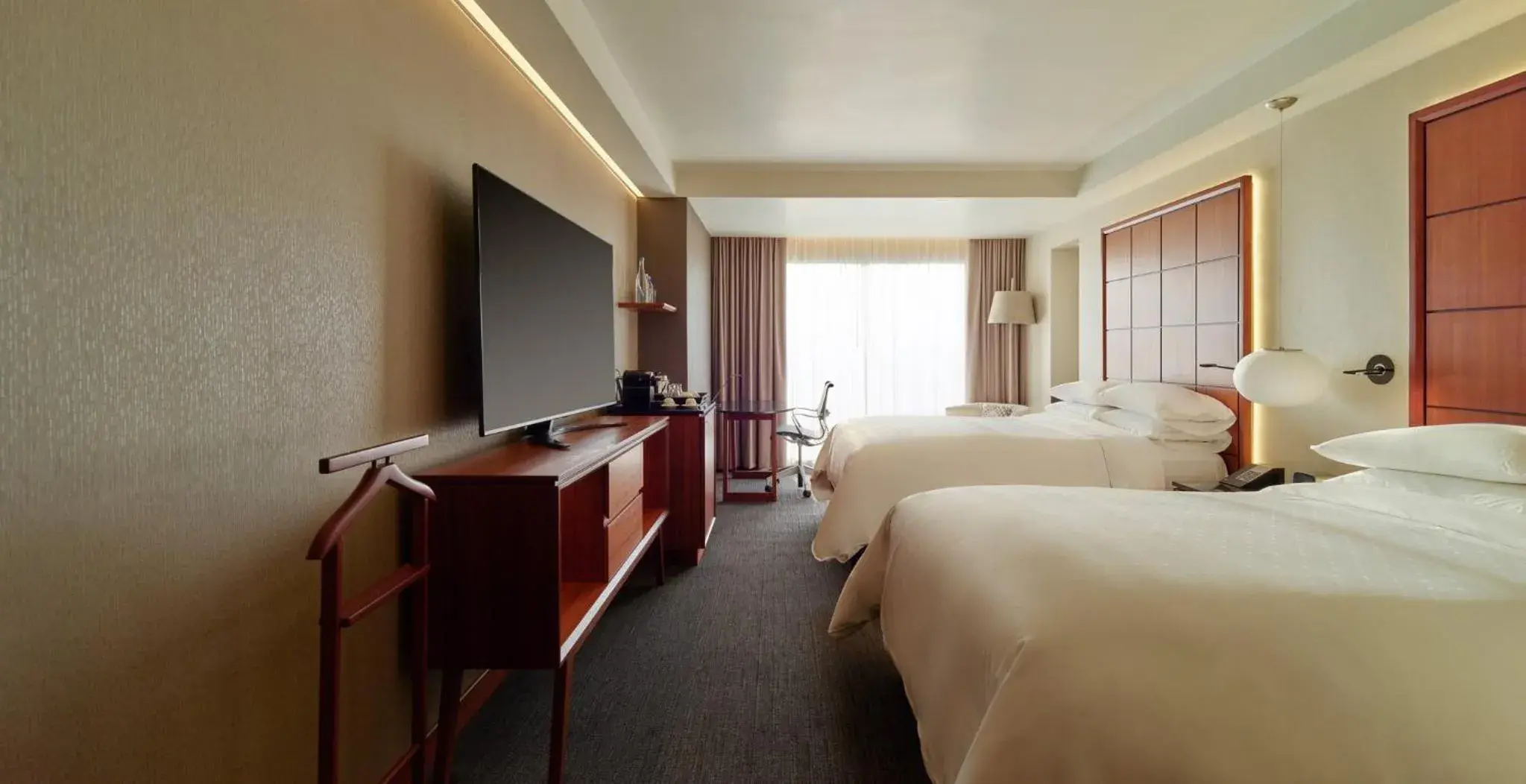 Property building, Bed in Grand Fiesta Americana Chapultepec Property building, Bed in Grand Fiesta Americana Chapultepec