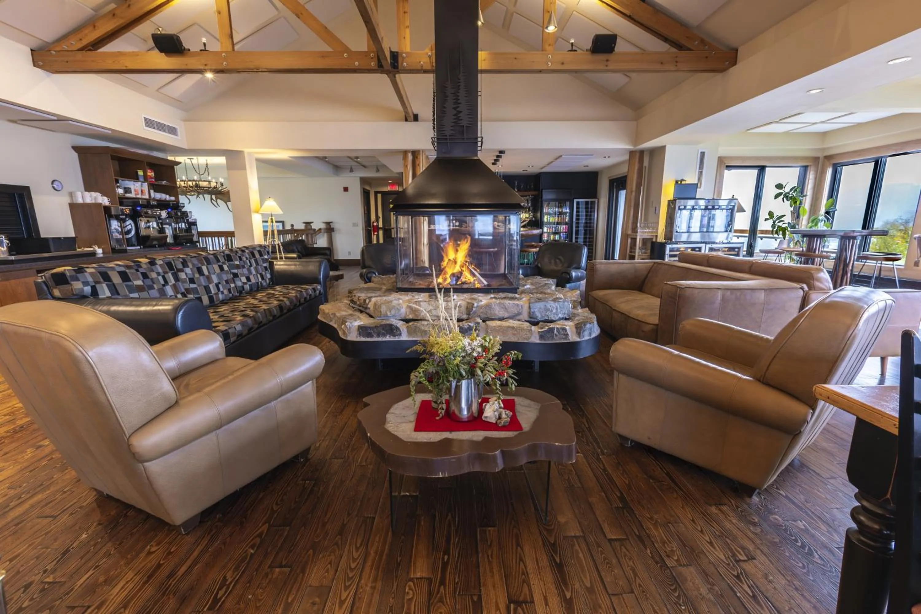 Living room in Auberge de Montagne des Chic-Chocs Mountain Lodge - Sepaq