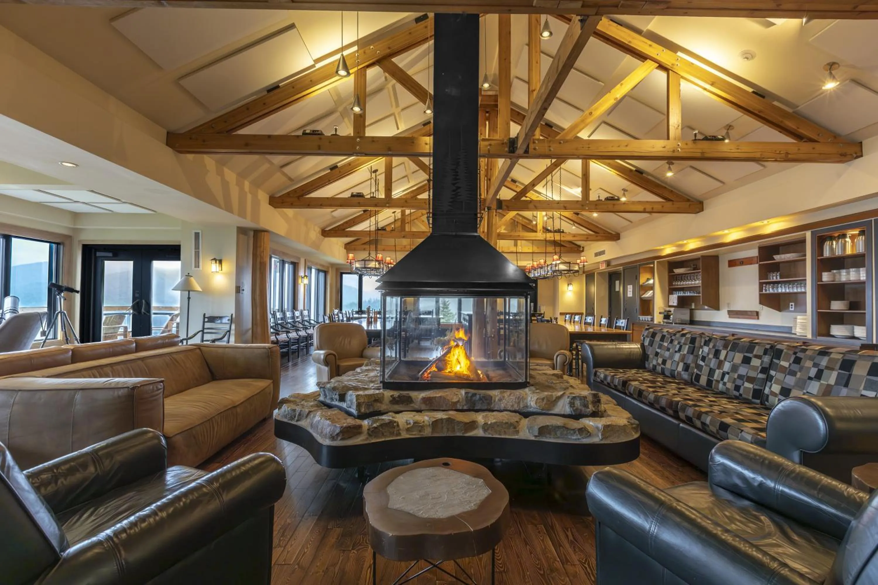 fireplace in Auberge de Montagne des Chic-Chocs Mountain Lodge - Sepaq