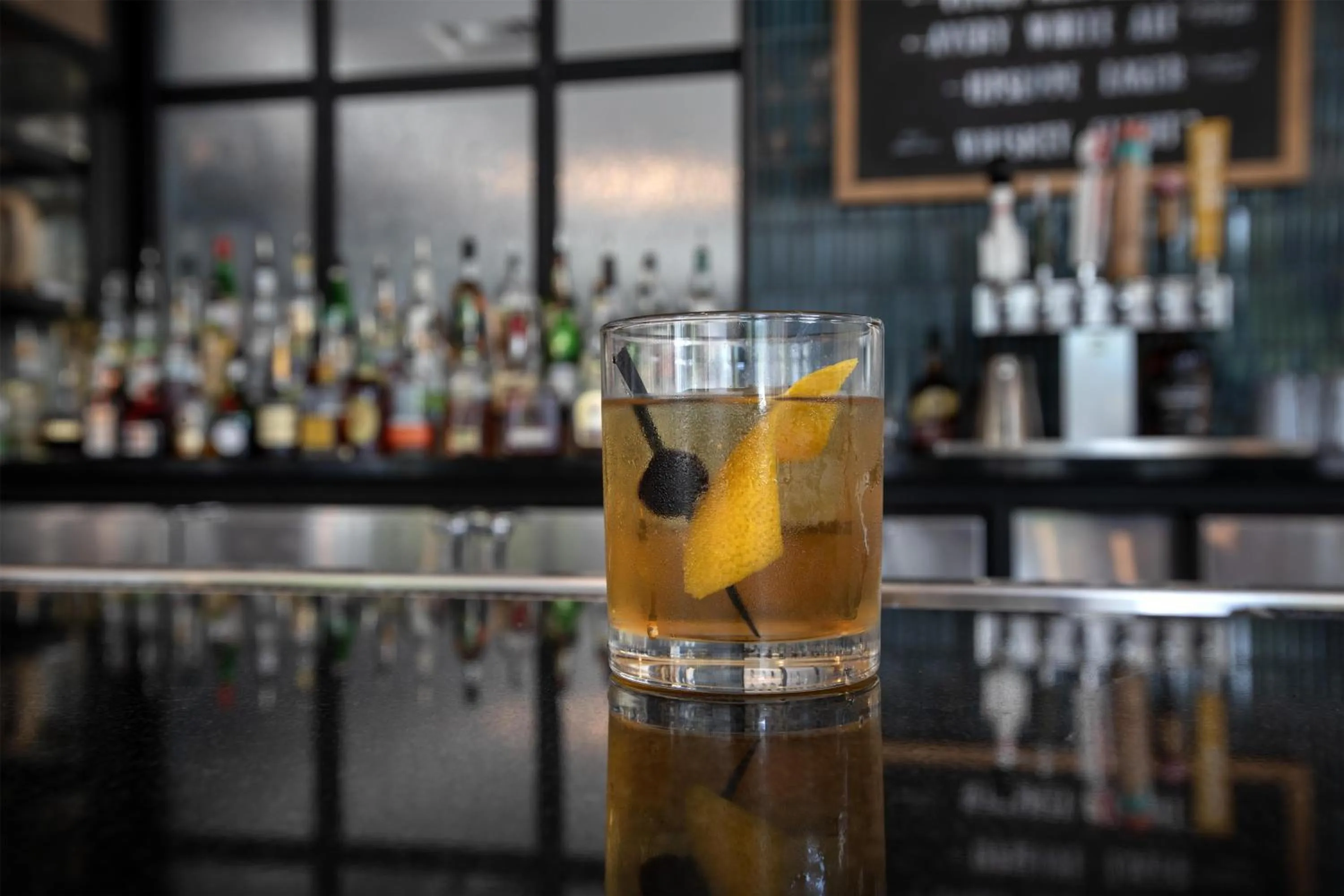 Lounge or bar in Hilton Garden Inn Denver Downtown