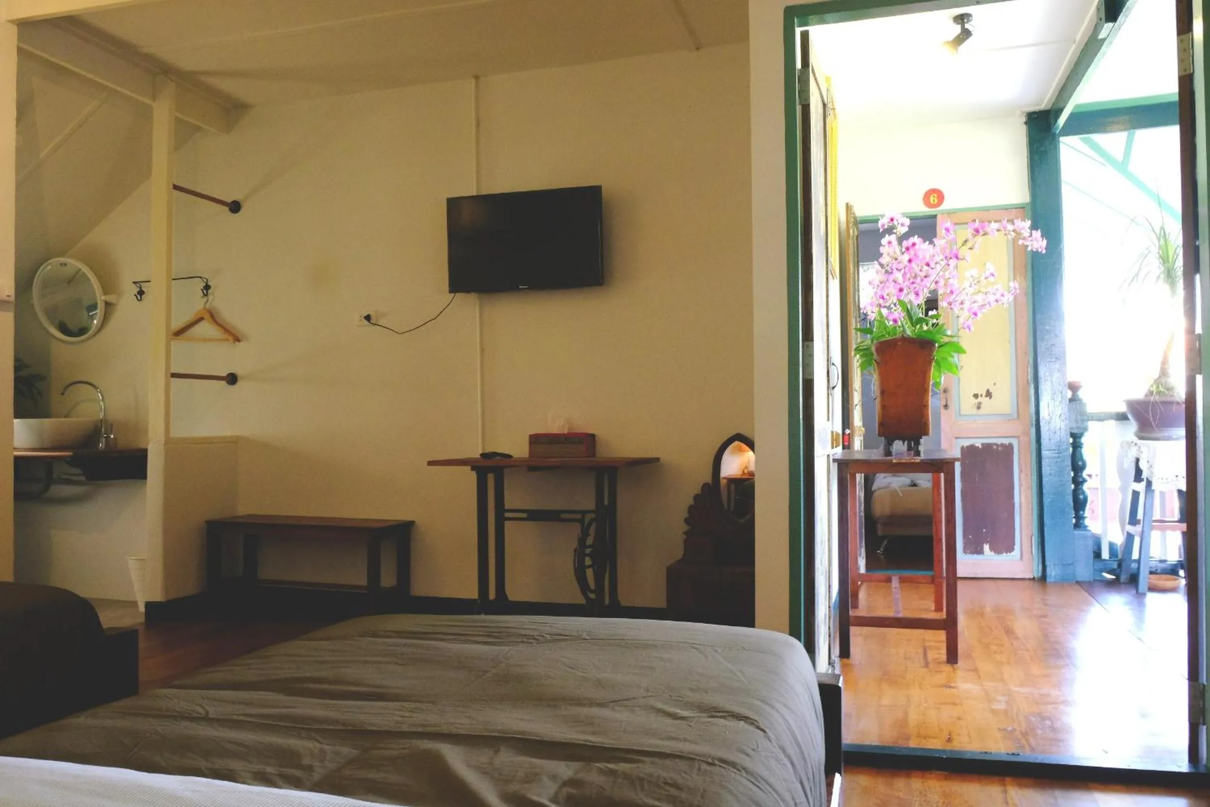 Bed in Pimthong Place