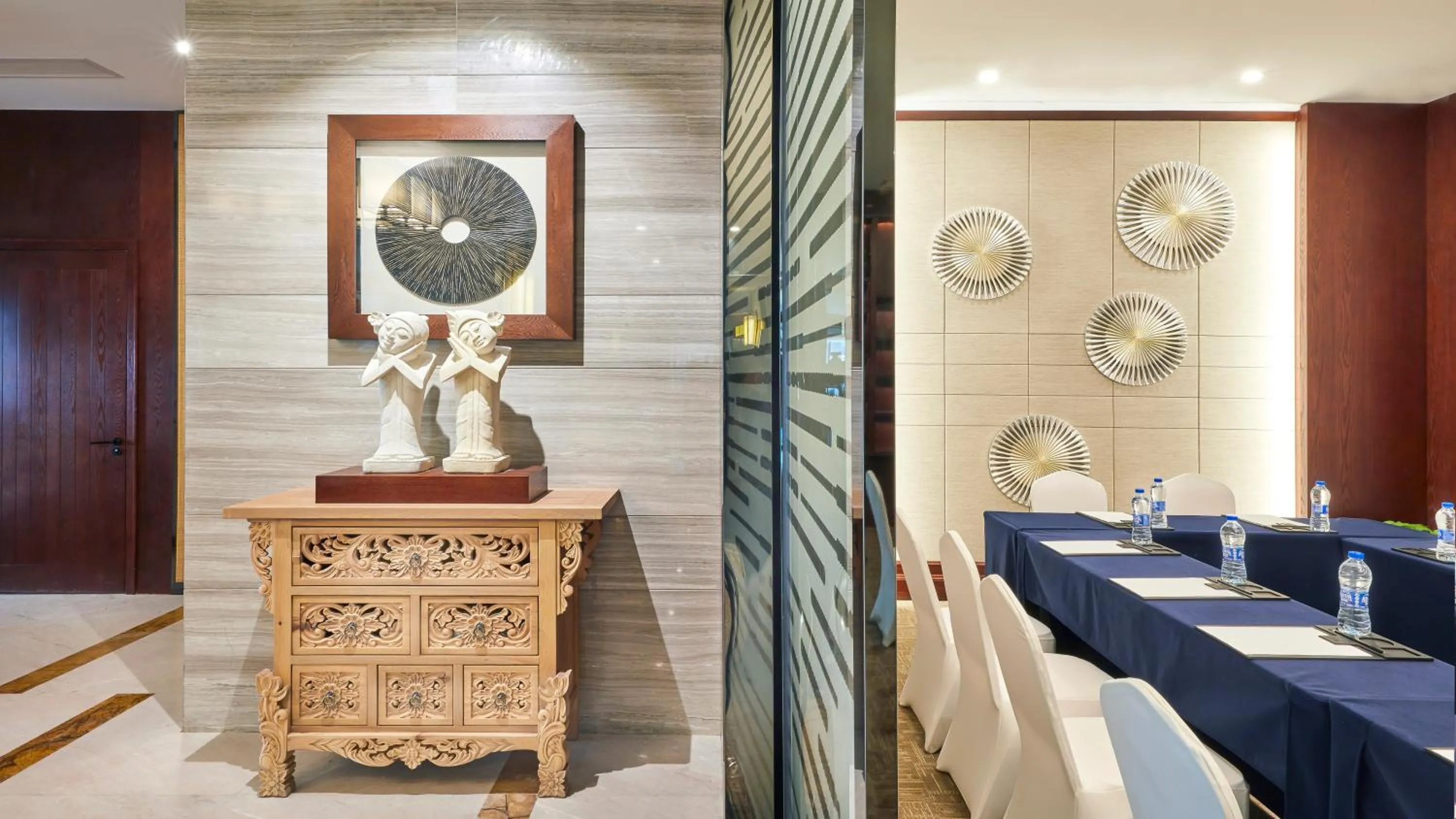 Decorative detail in SSAW Boutique Hotel Ningbo CBD - Family Friendly & Business Travel