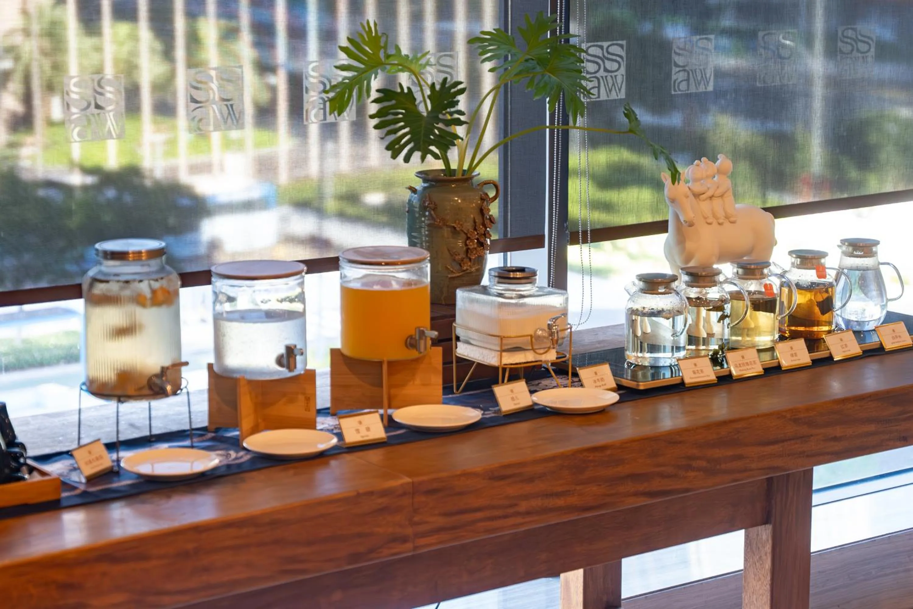 Breakfast in SSAW Boutique Hotel Ningbo CBD - Family Friendly & Business Travel