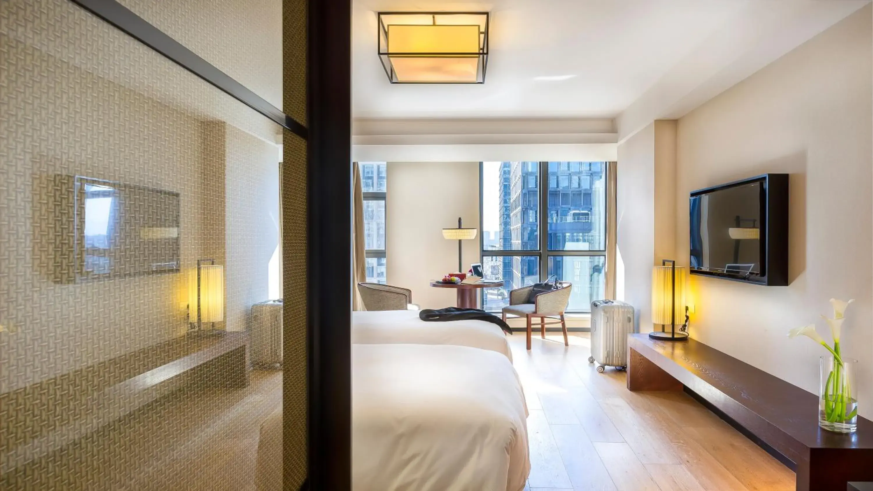 Superior Deluxe Double or Twin Room in SSAW Boutique Hotel Ningbo CBD - Family Friendly & Business Travel Superior Deluxe Double or Twin Room in SSAW Boutique Hotel Ningbo CBD - Family Friendly & Business Travel