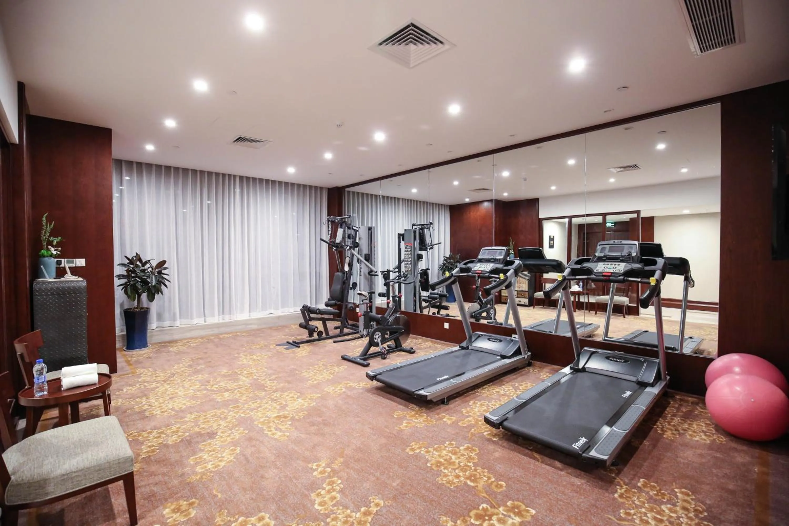 Fitness centre/facilities in SSAW Boutique Hotel Ningbo CBD - Family Friendly & Business Travel